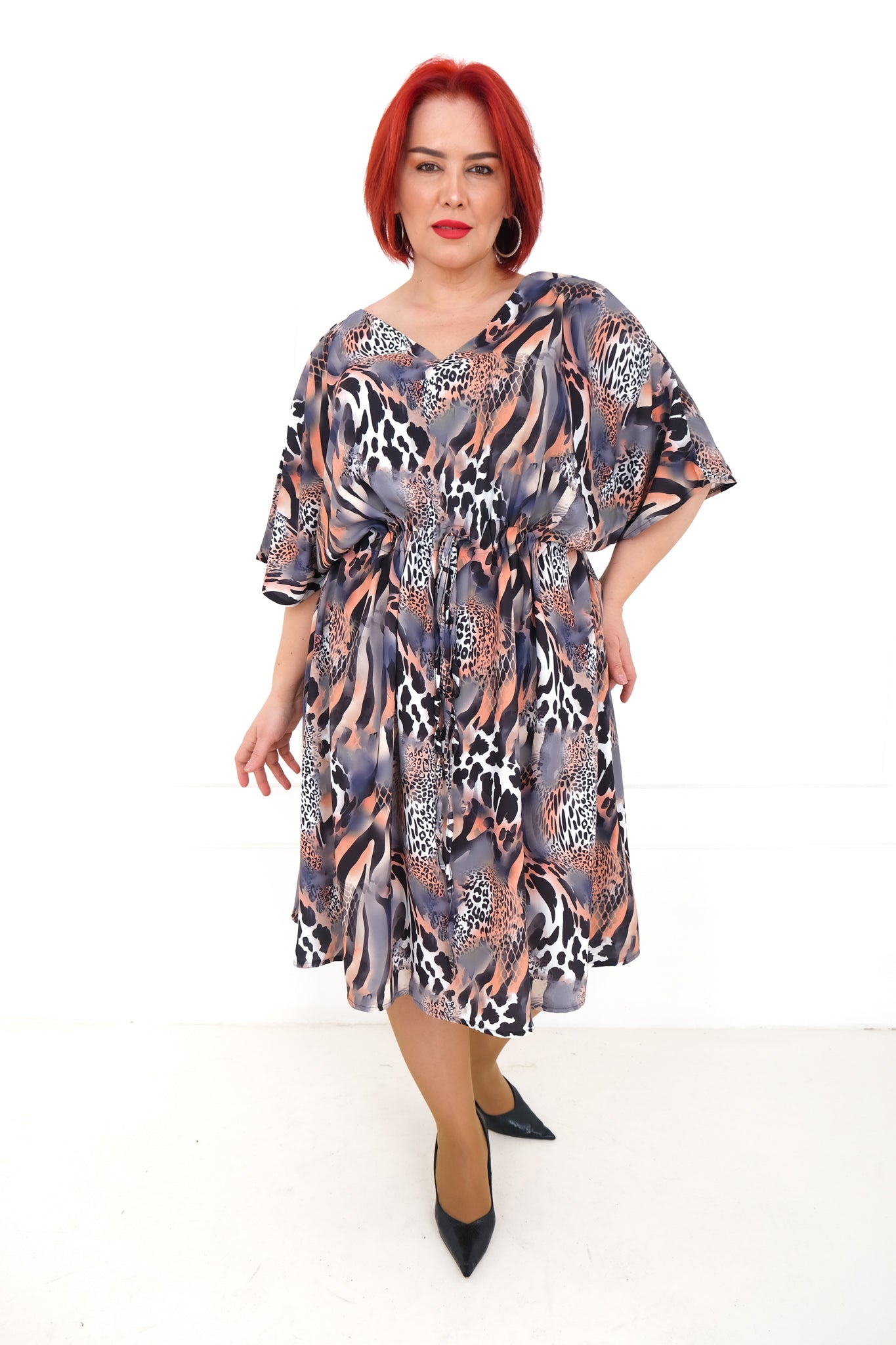 Dámské midi šaty se zvířecím vzorem - volný střih, netopýří rukáv