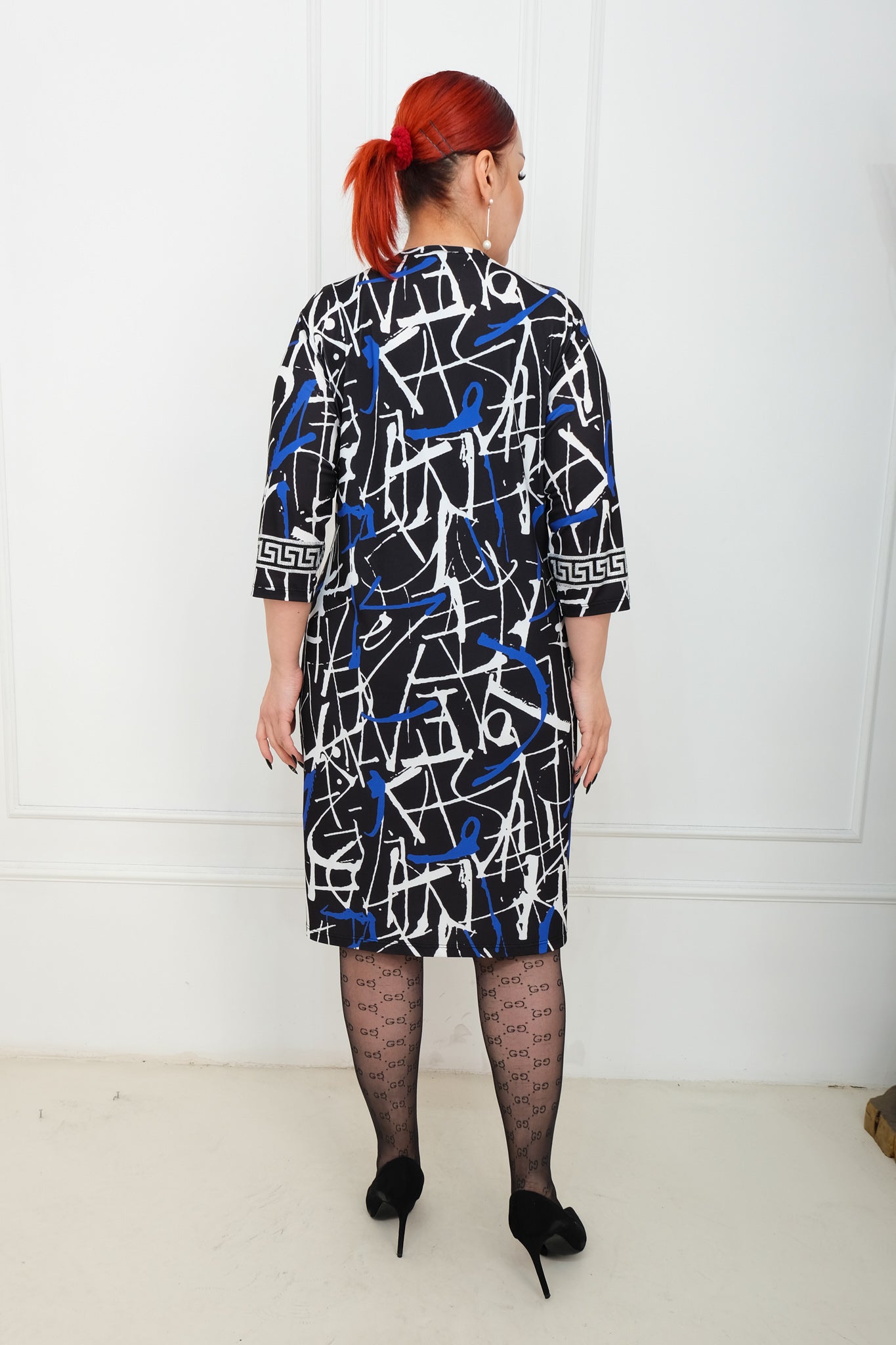 Tunikové šaty Bílý tygr - elegantní midi