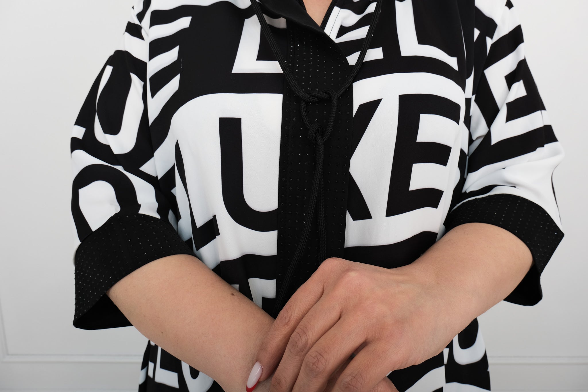 Dámské maxi šaty s potiskem DE LUXE – elegantní volný střih