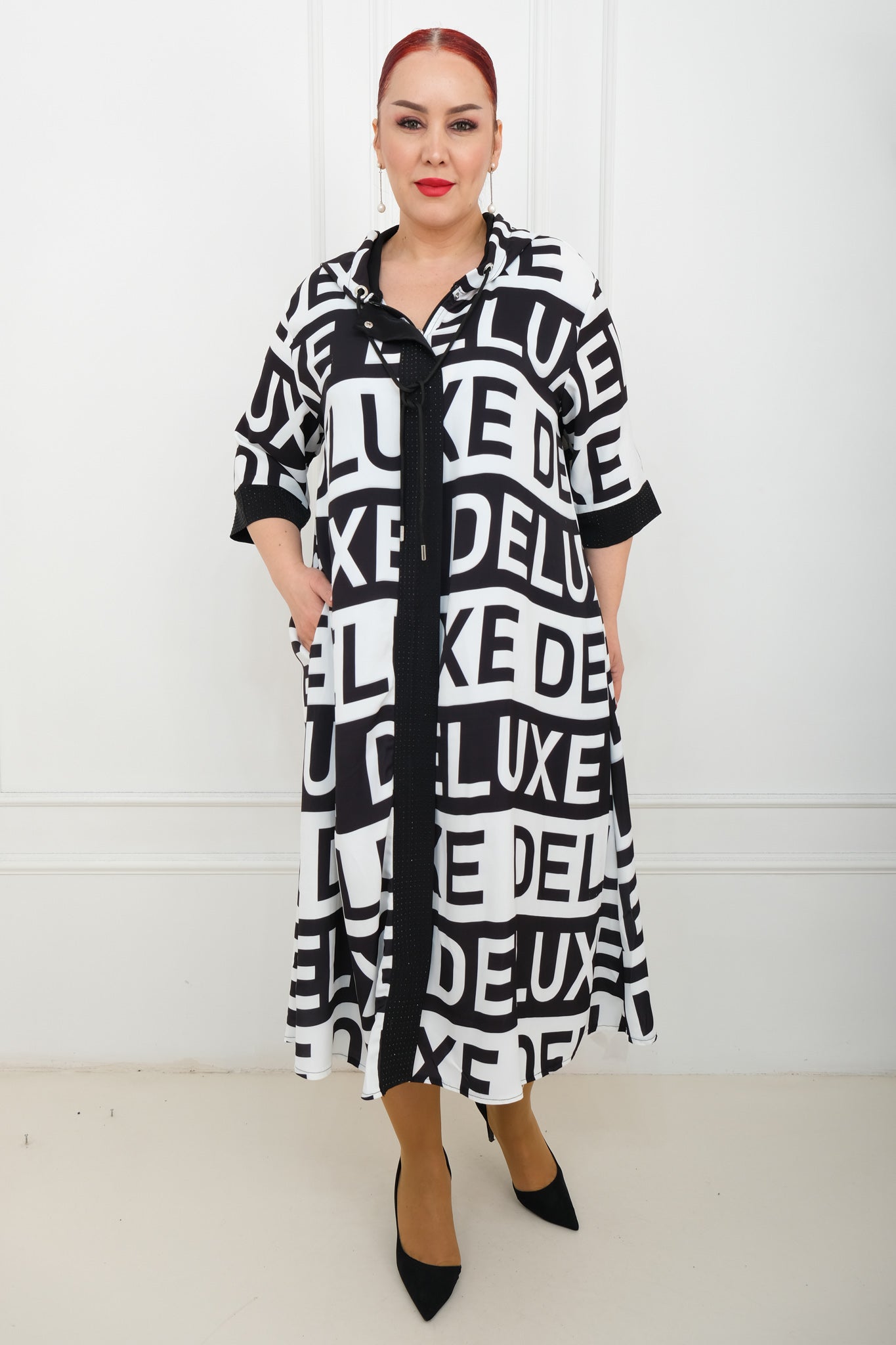 Dámské maxi šaty s potiskem DE LUXE – elegantní volný střih