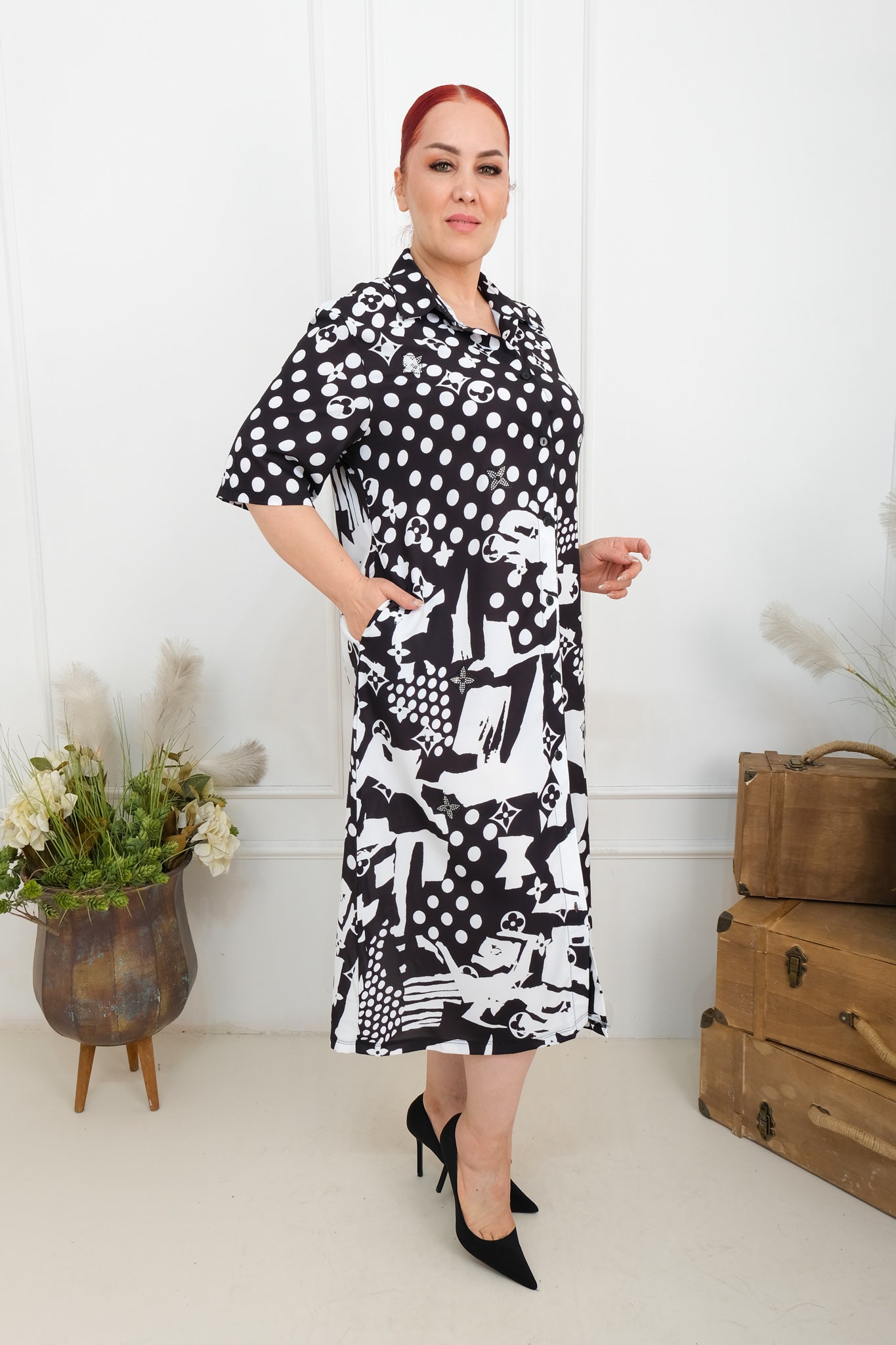 Dámské maxi košilové šaty – moderní vzor, černobílé, elegantní střih