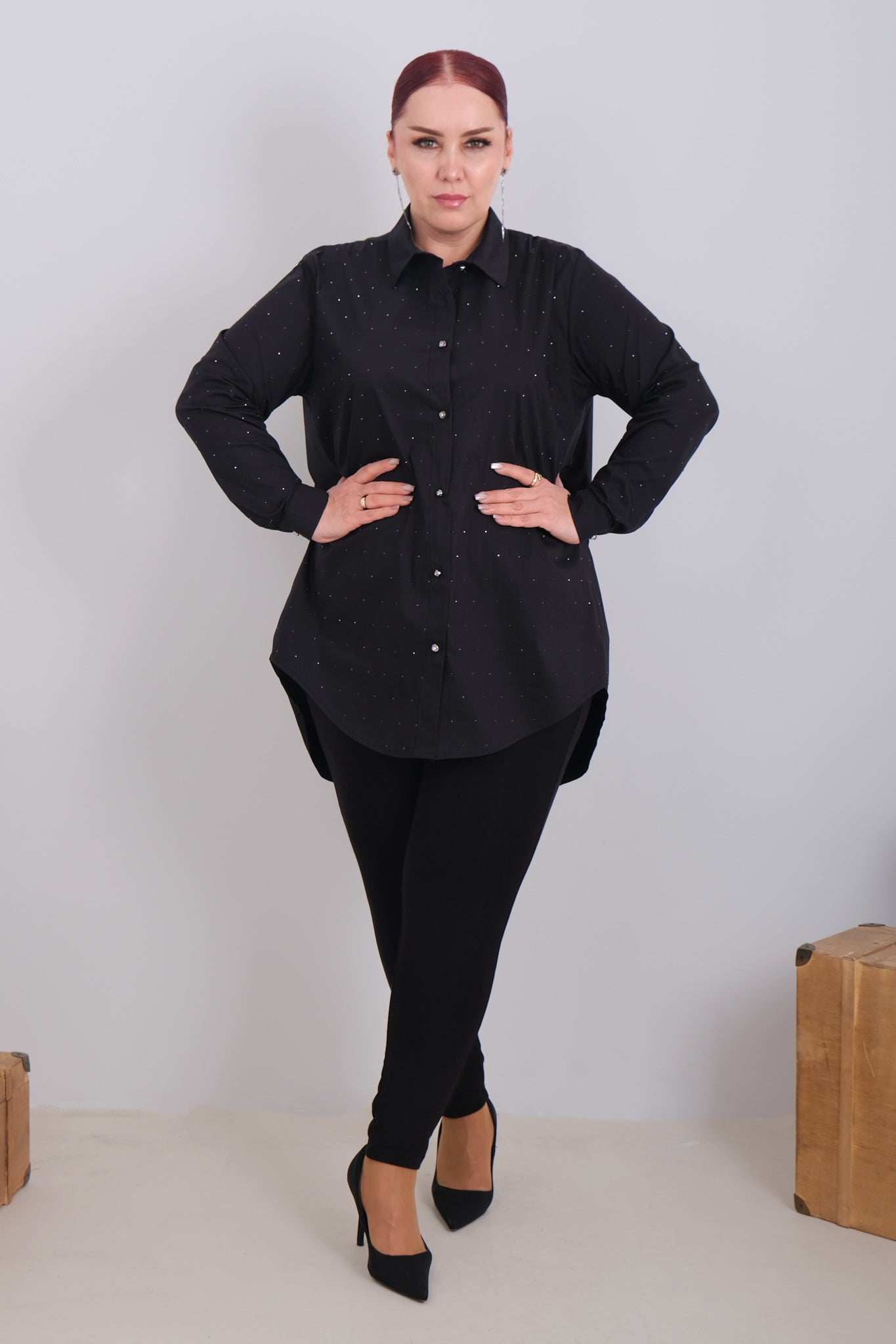 Dámská košile s aplikací kamínků - dlouhý rukáv, prodloužený střih