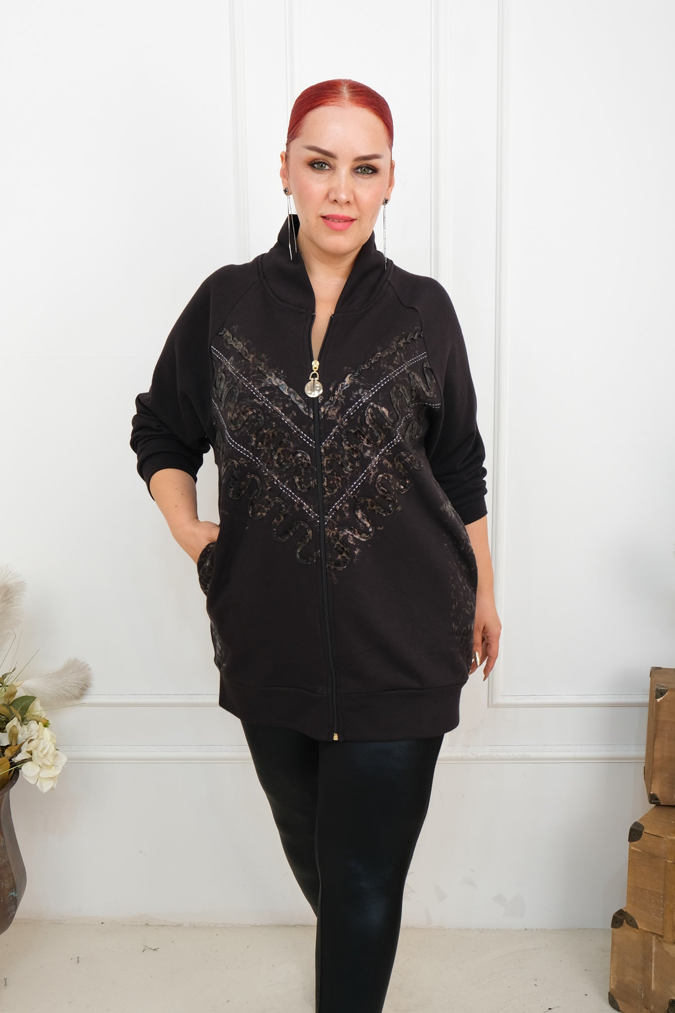 Dámský dlouhý kardigan na zip s krajkovým vzorem