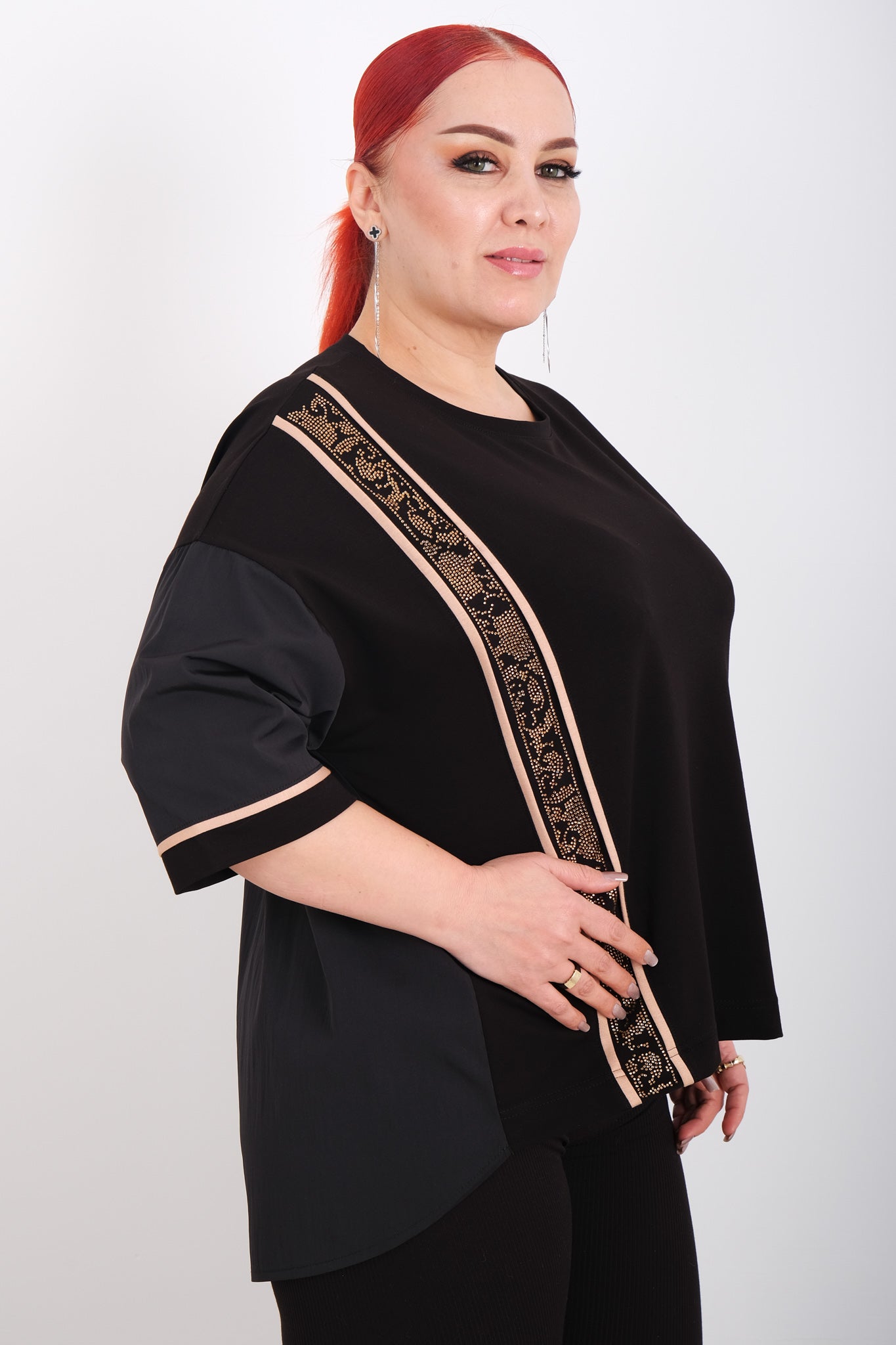 Dámské černé tričko s kamínkovým pruhem - 3/4 rukáv, béžové lemování