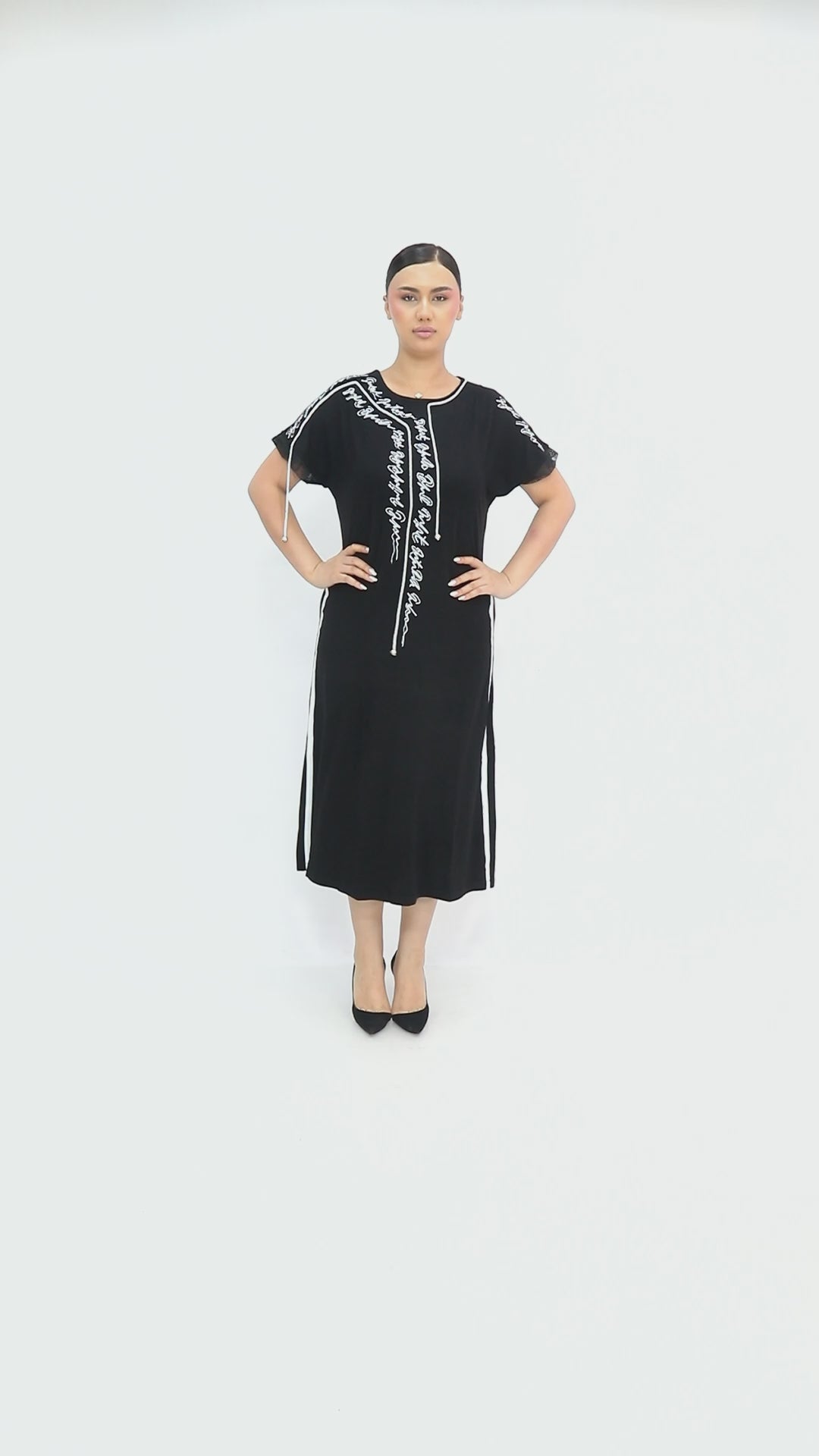 Luxusní šaty s designovým potiskem