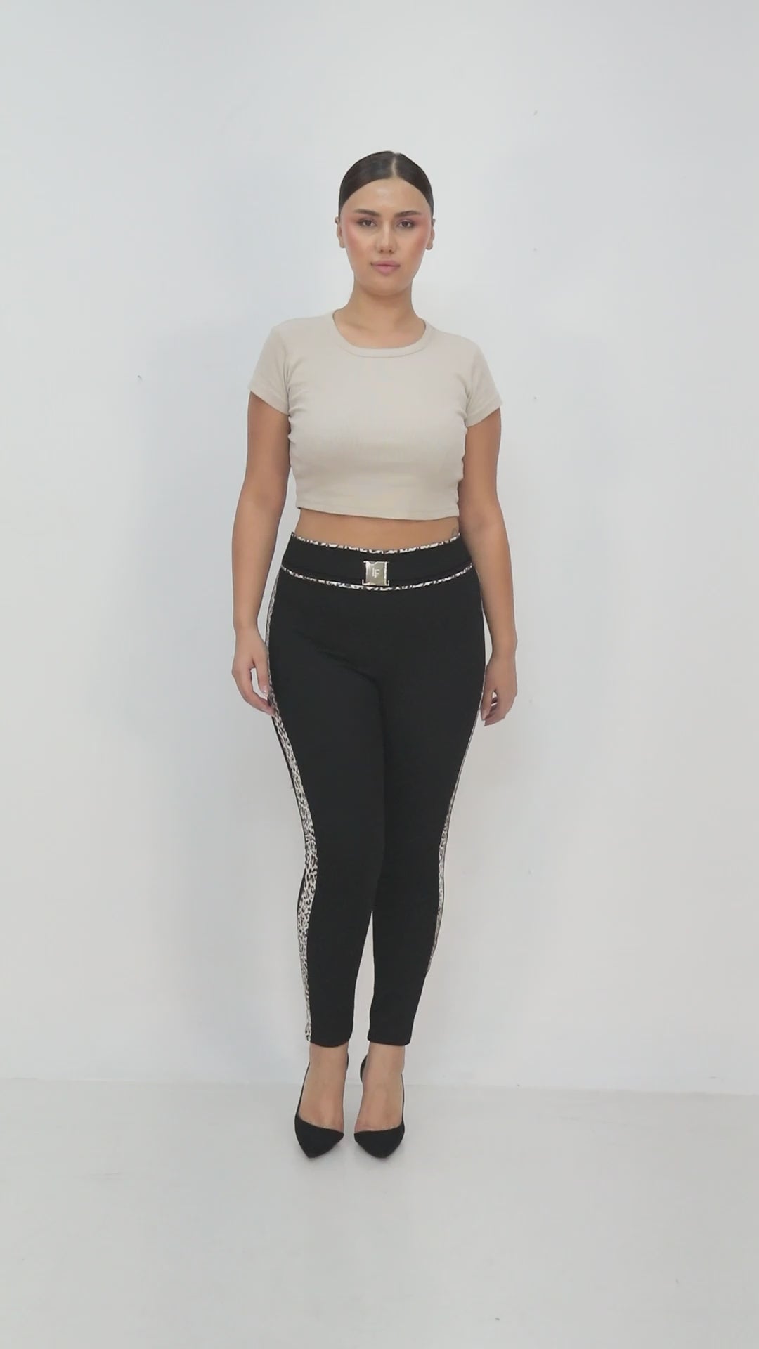 Černé elegantní kalhoty s leopardím pruhem