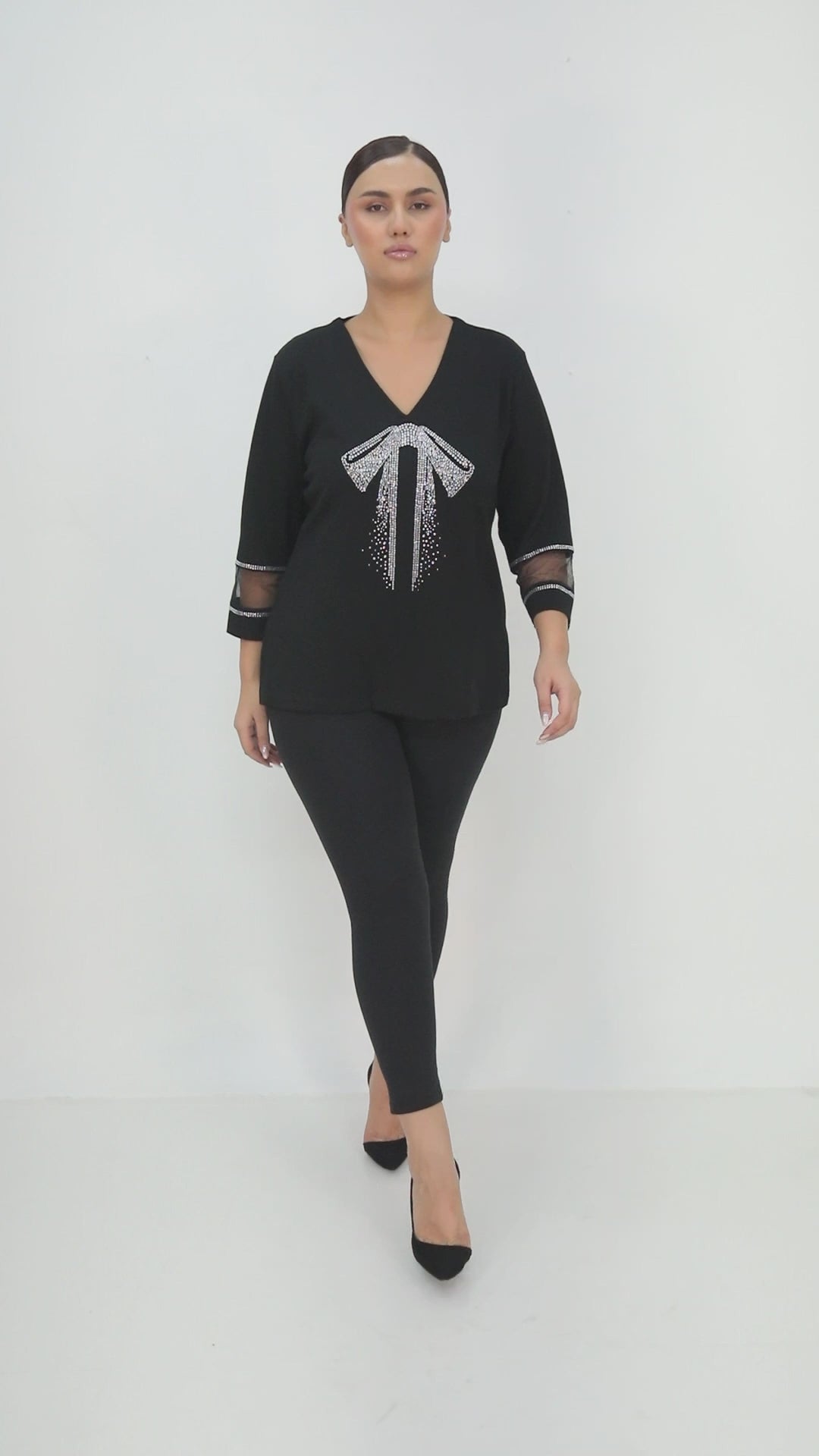 Dámská elegantní halenka s V-výstřihem a kamínkovou mašlí