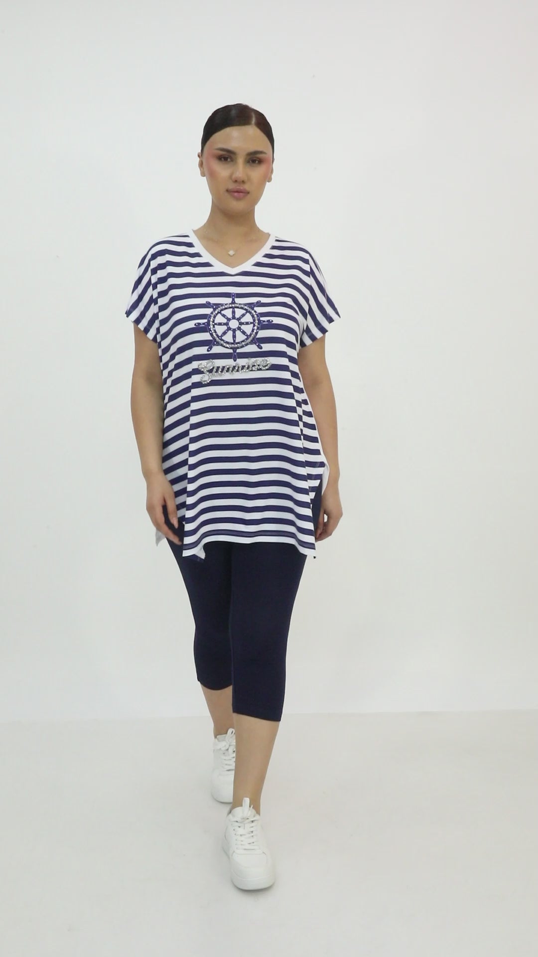 Dvoudílný komplet s nádechem Marine stylu