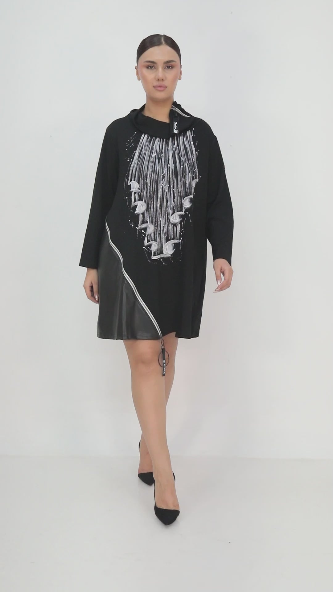 Extravagantní černá tunika s koženkovým detailem