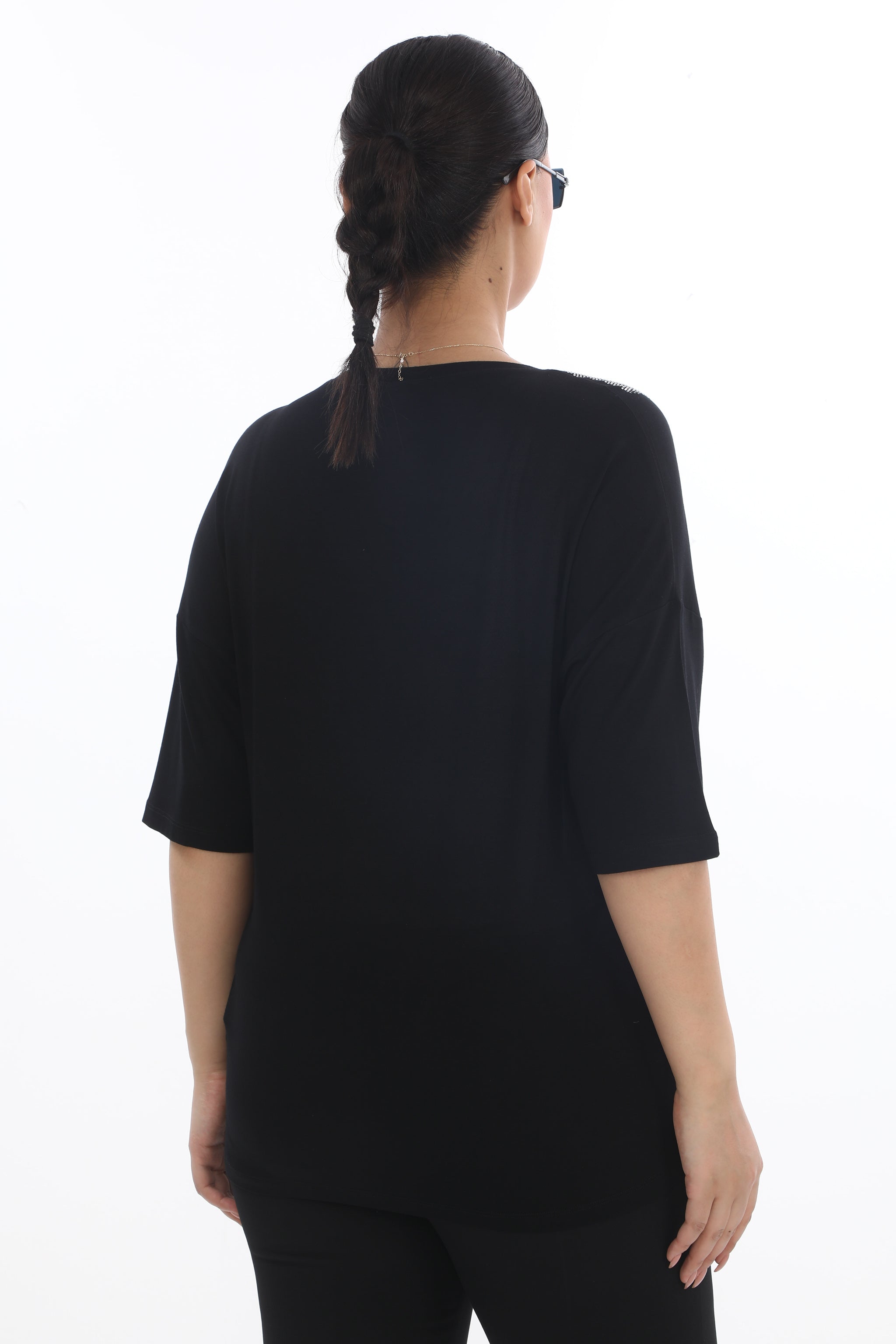 Basic top s geometrickým motivem