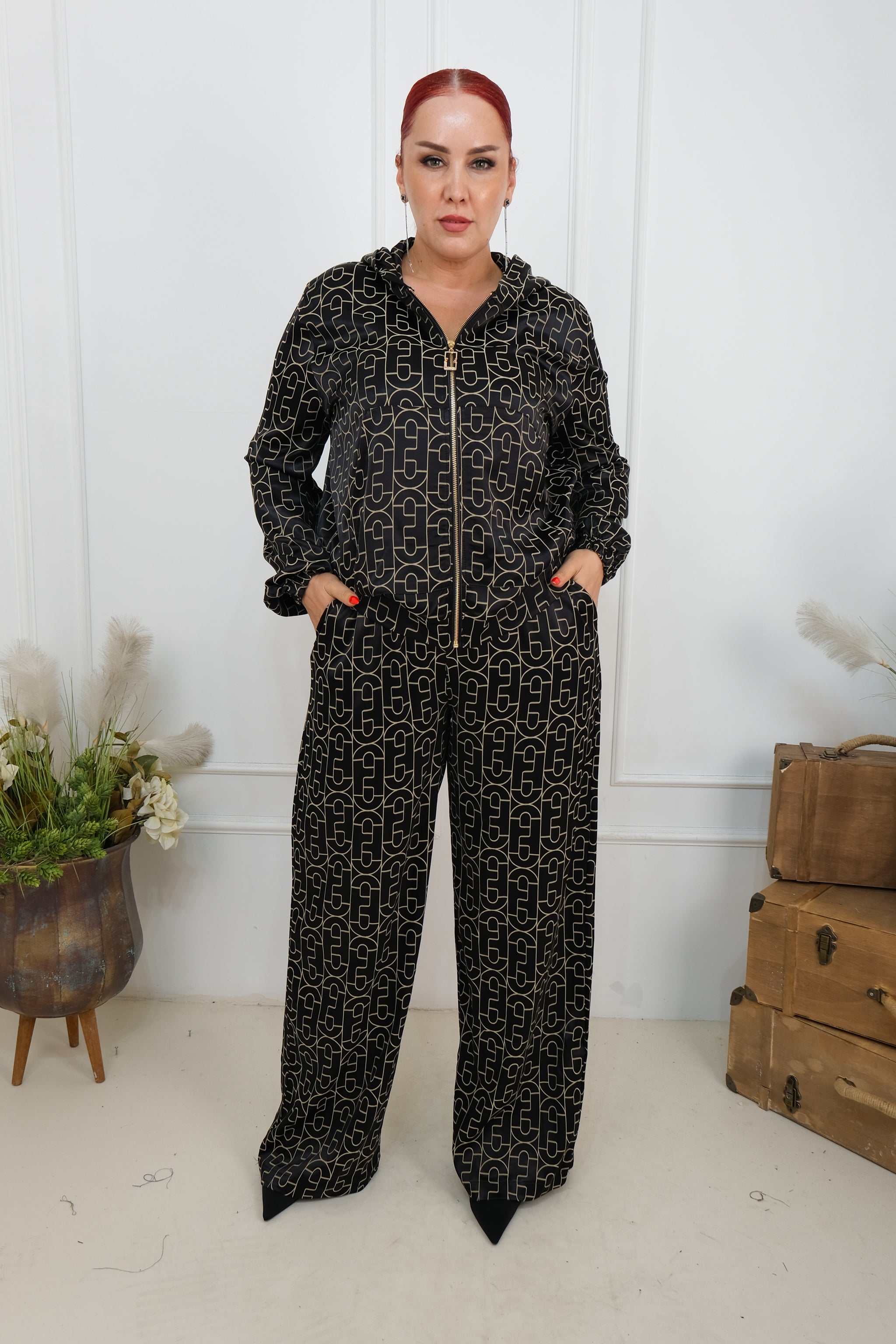 Elegantni komplet s efektním vzorem