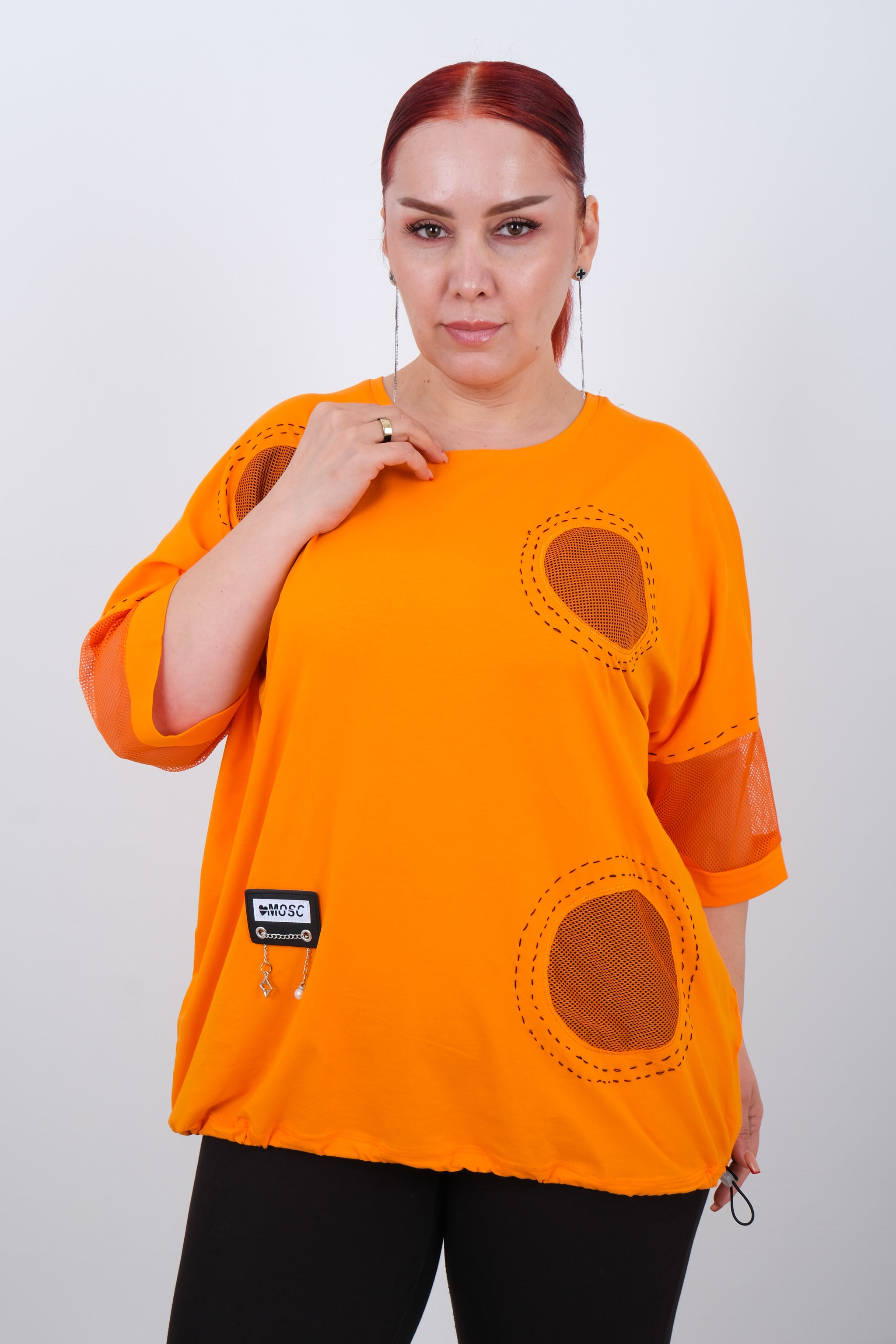 Trendy dámské oversize tričko se síťovanými detaily