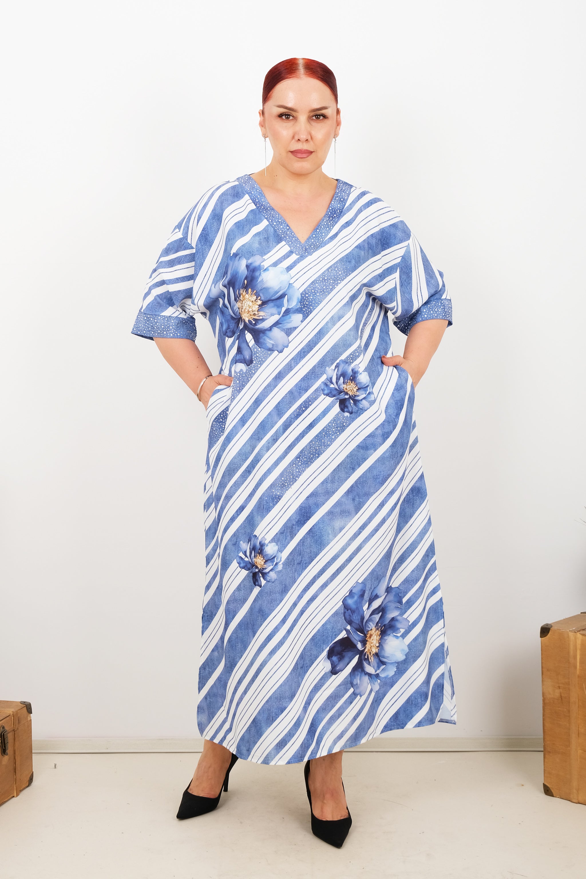 Dámské maxi šaty s pruhy a květy