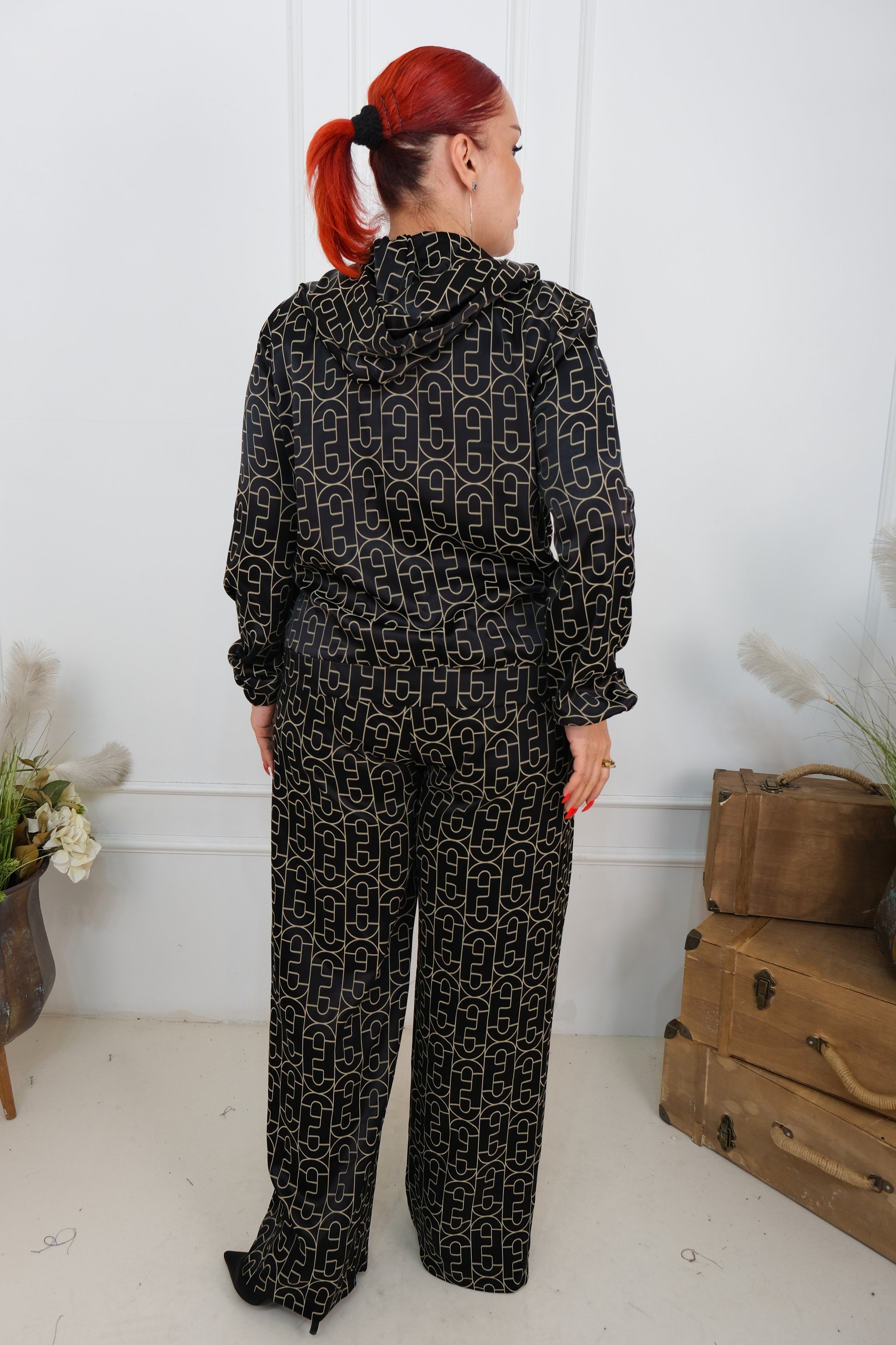 Elegantni komplet s efektním vzorem