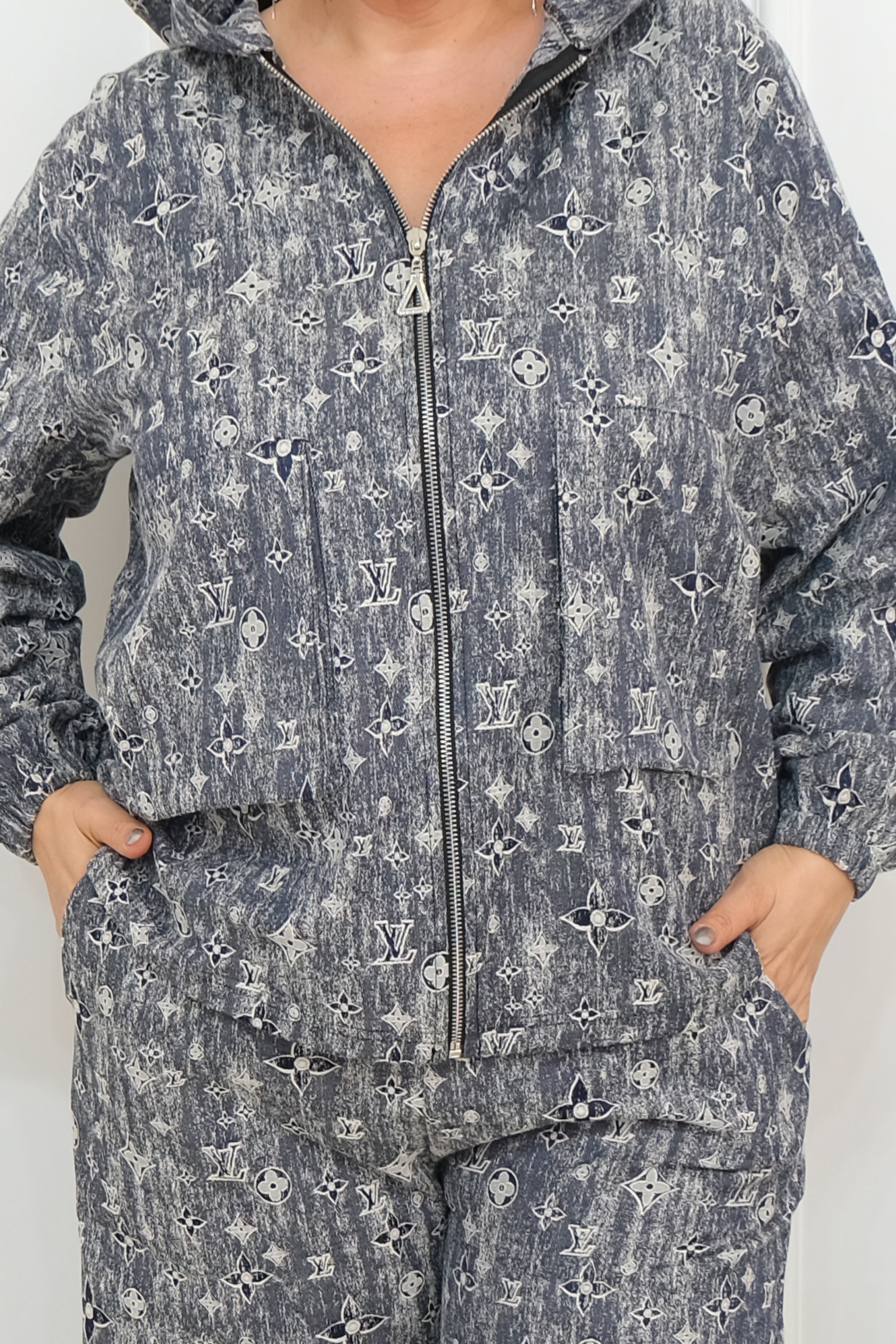 Elegantní komplet s jemným potiskem