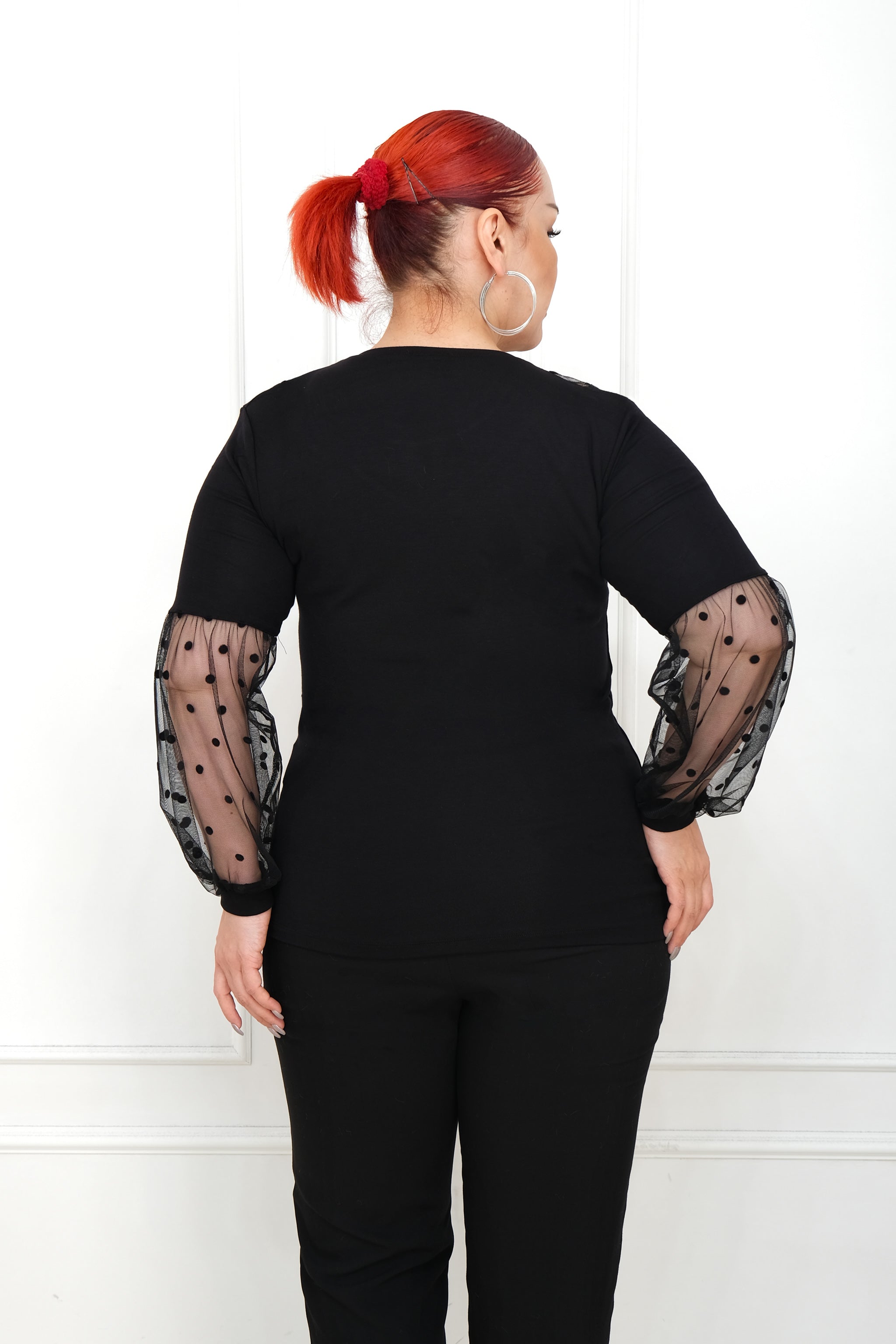 Halenka s romantickými puntíky