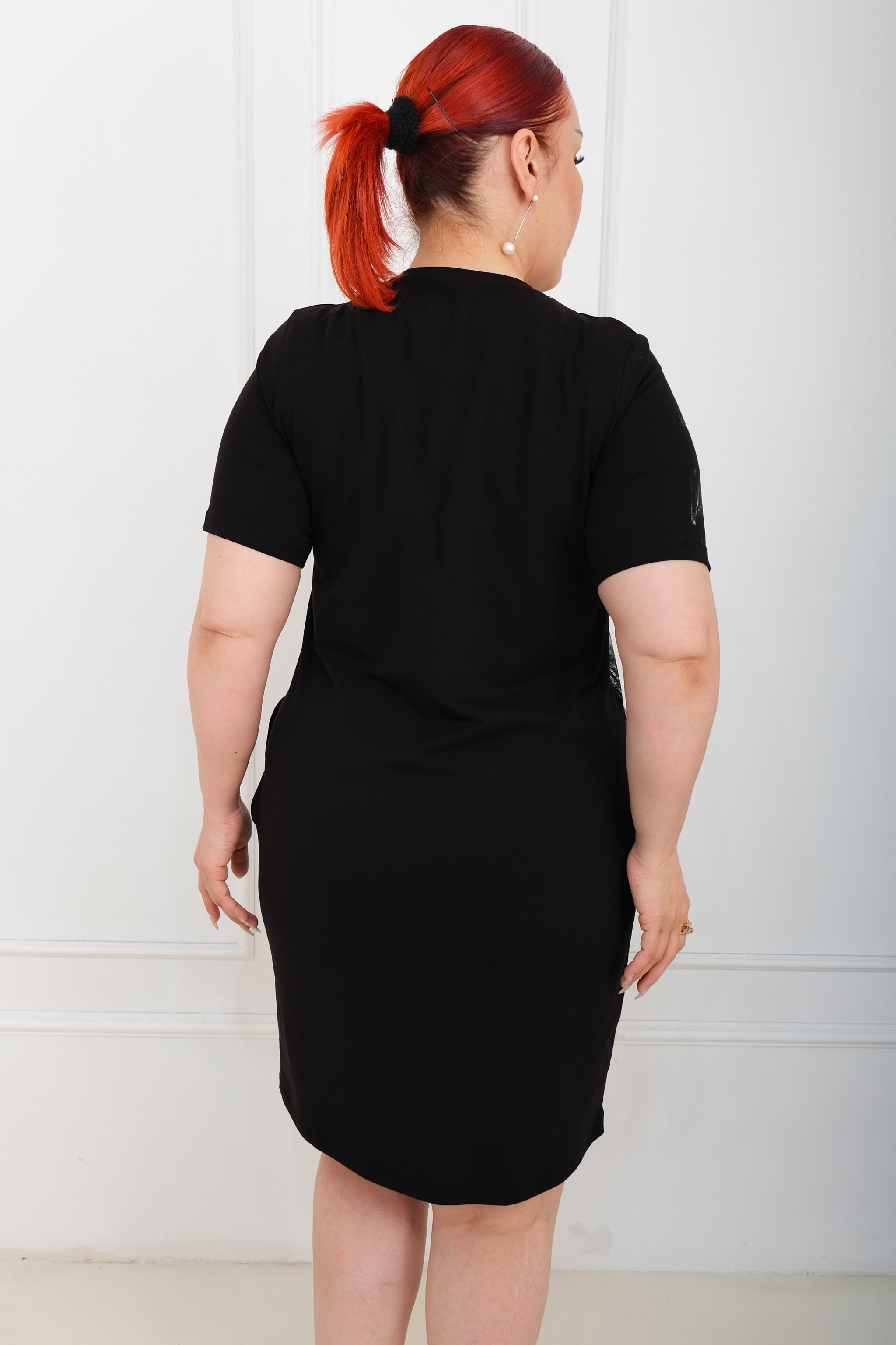 Lesklé tunikové šaty s jemnými kamínky