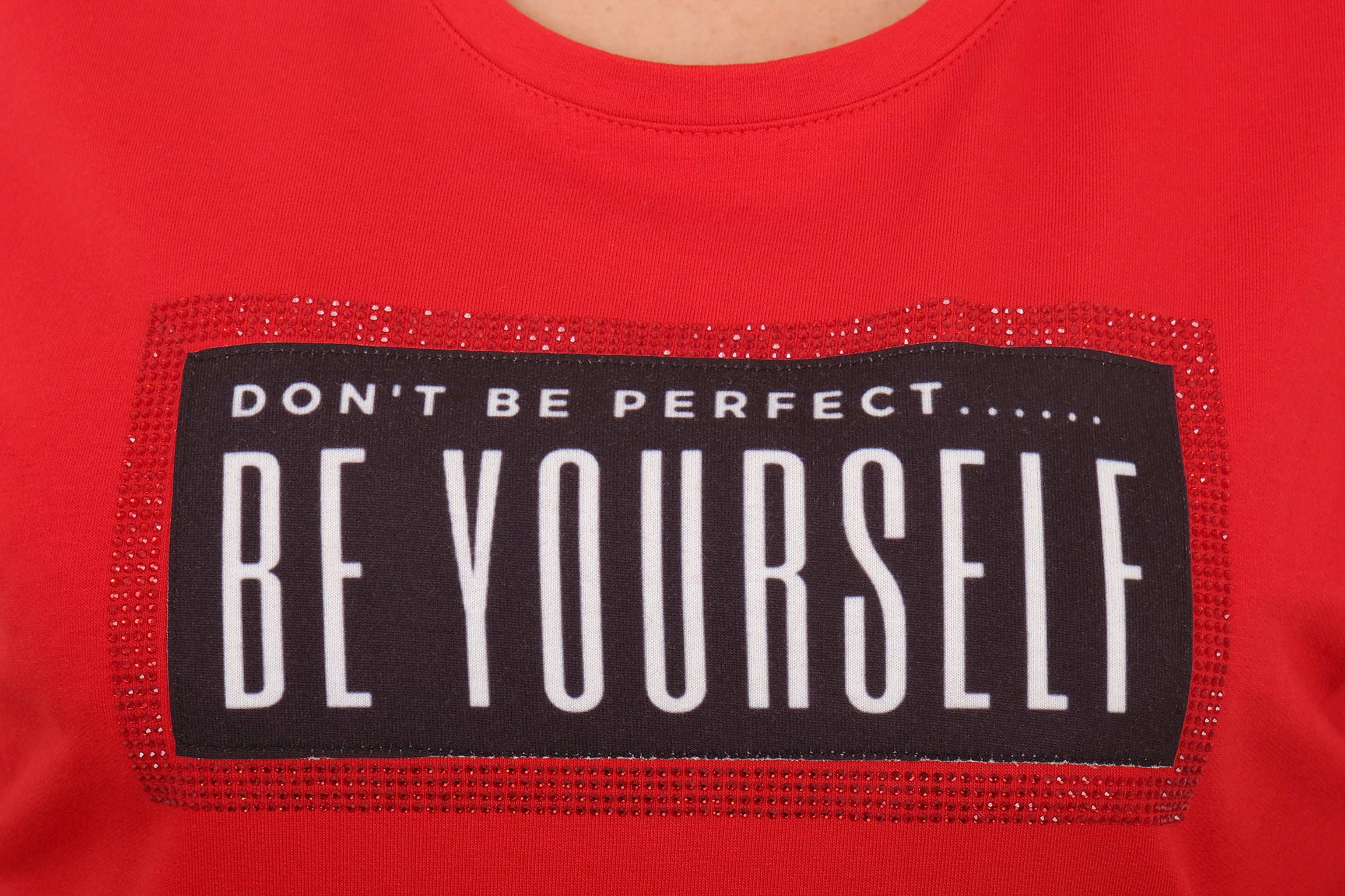 Tunikové šaty "Be Yourself" – styl s poselstvím