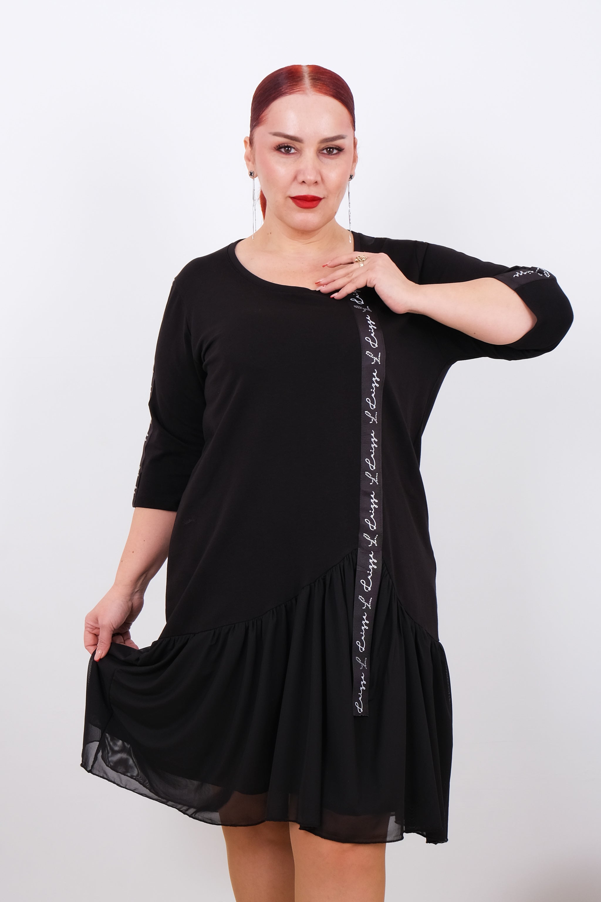 Černé šaty s aplikací Luizza