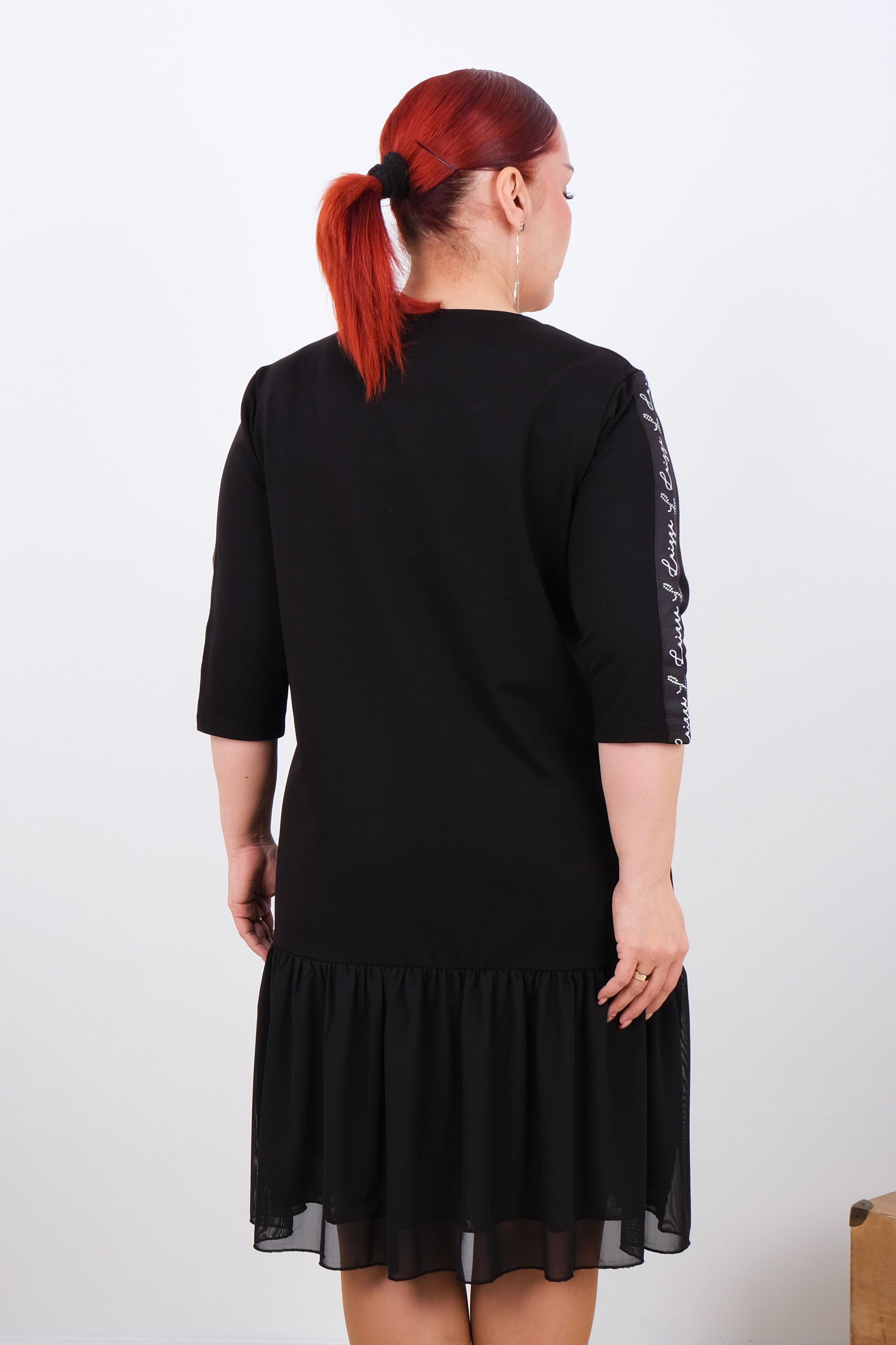 Černé šaty s aplikací Luizza