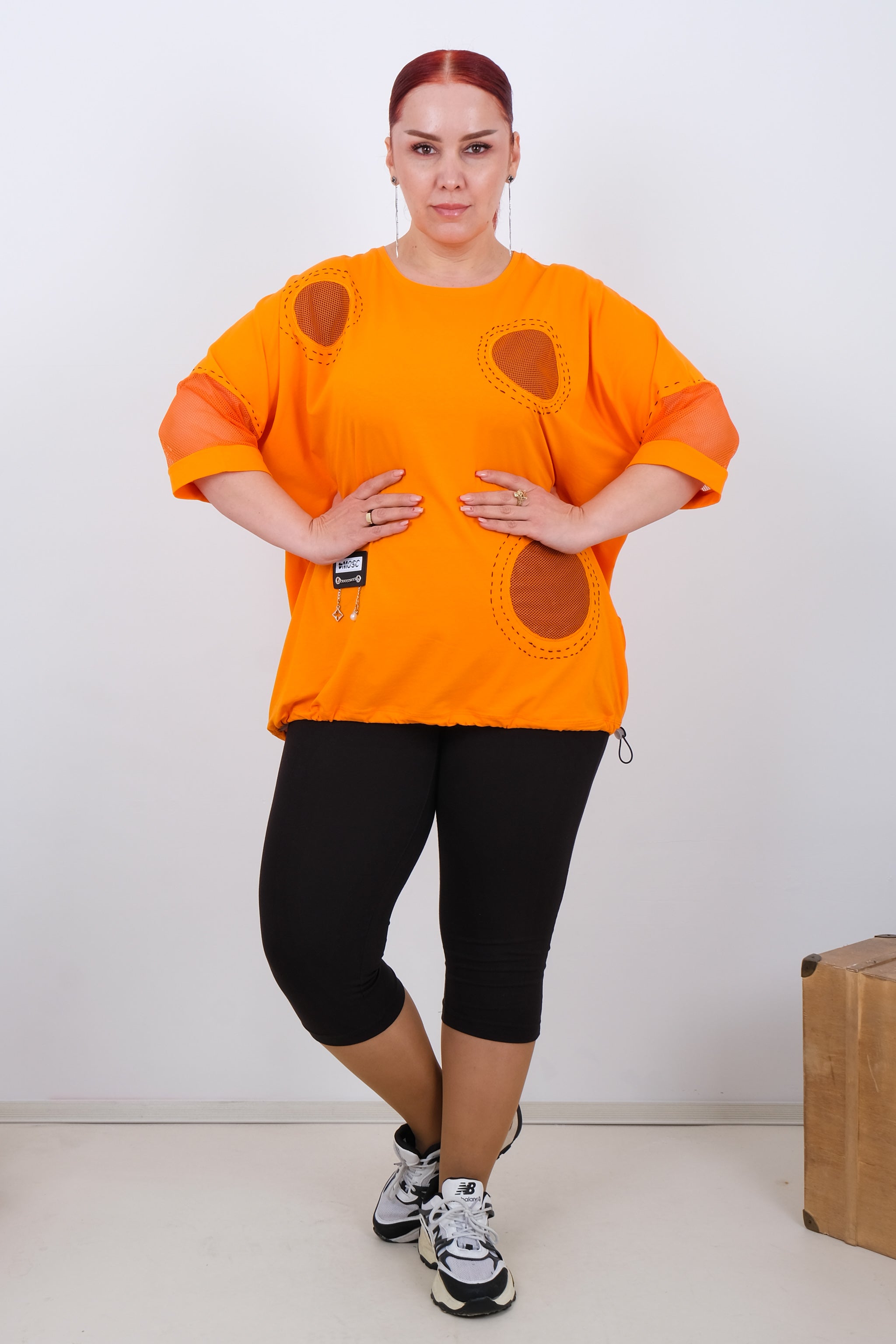 Trendy dámské oversize tričko se síťovanými detaily