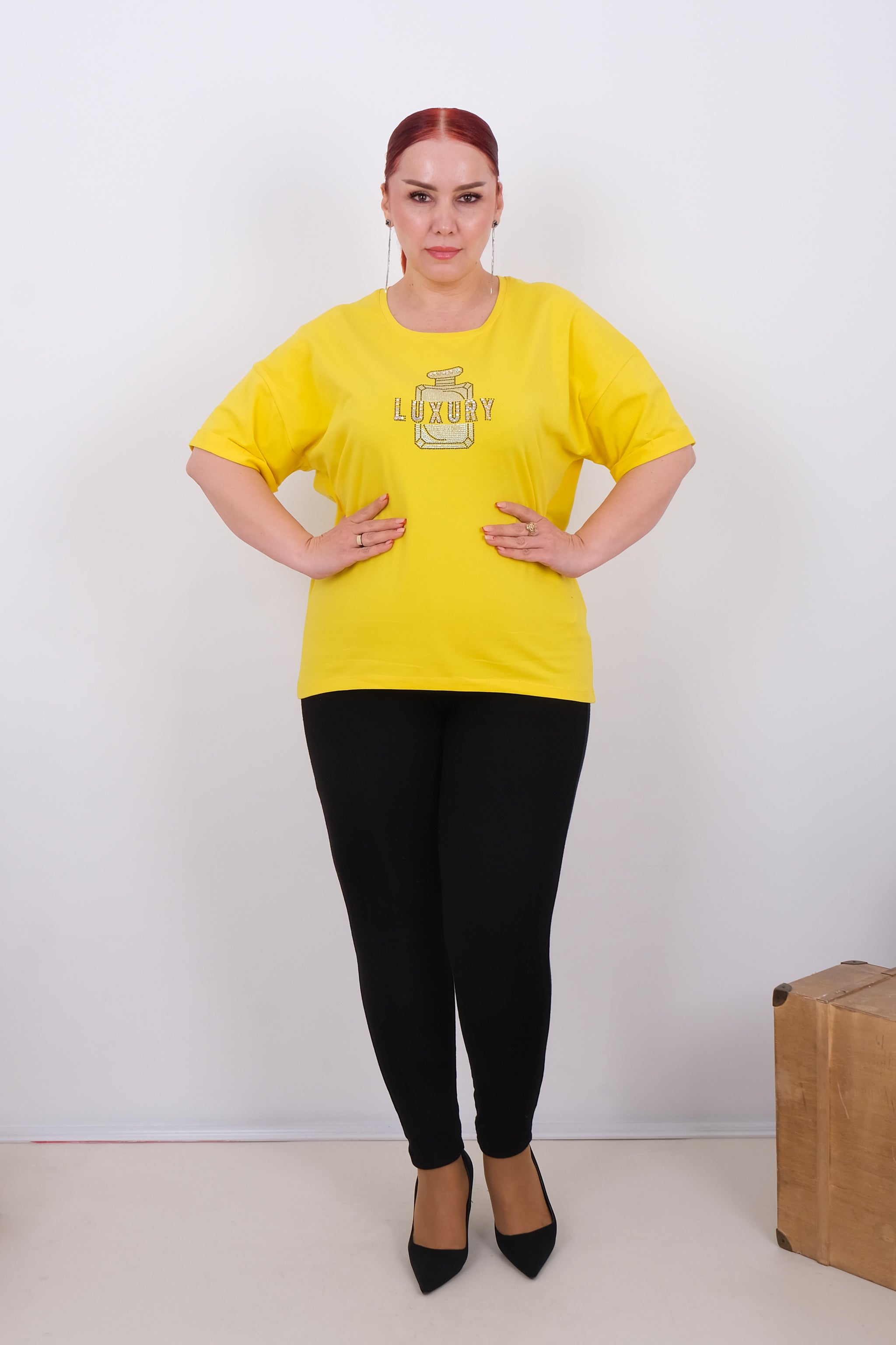 Stylové dámské tričko s kamínky "Luxury" - volný střih, krátký rukáv