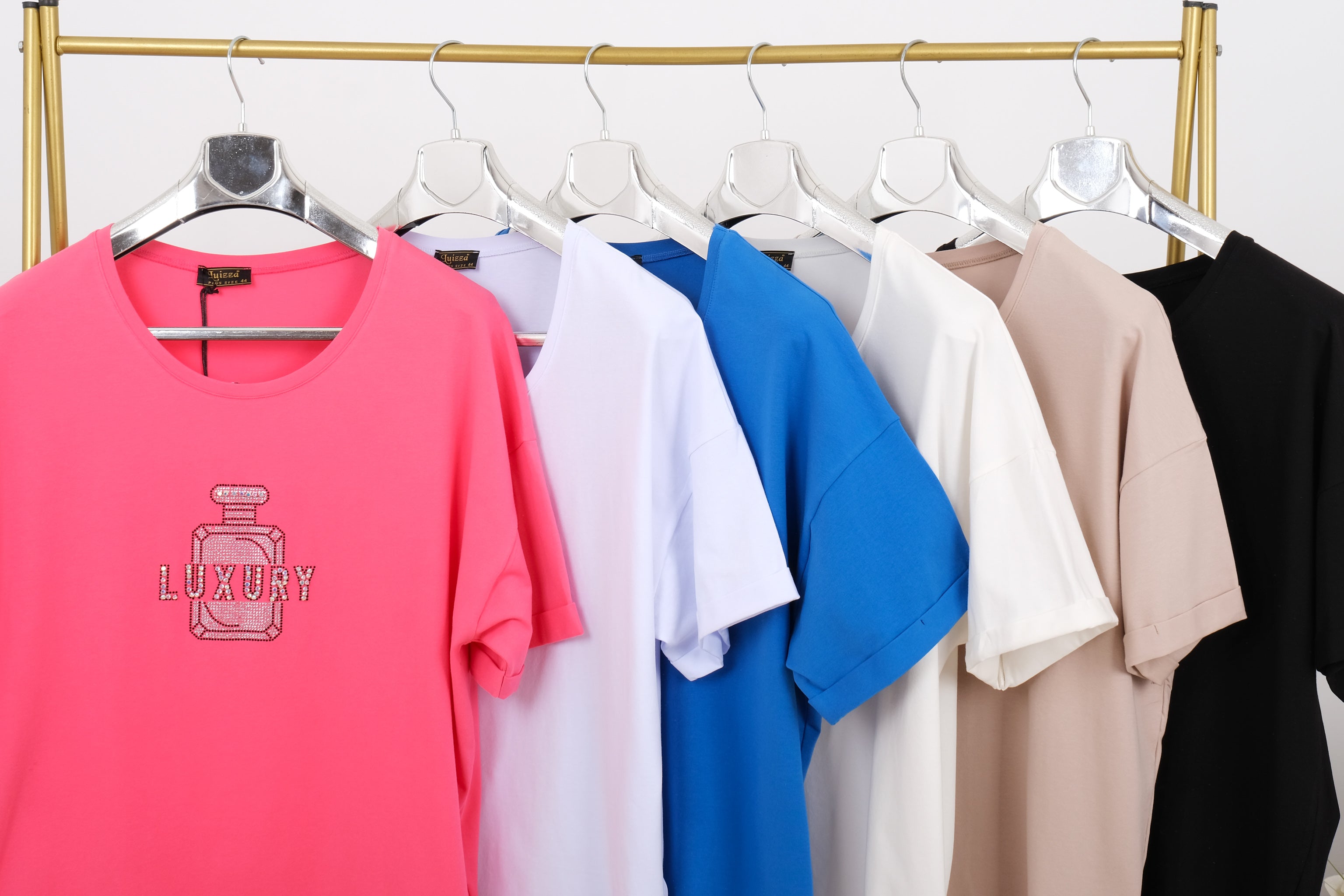 Stylové dámské tričko s kamínky "Luxury" - volný střih, krátký rukáv