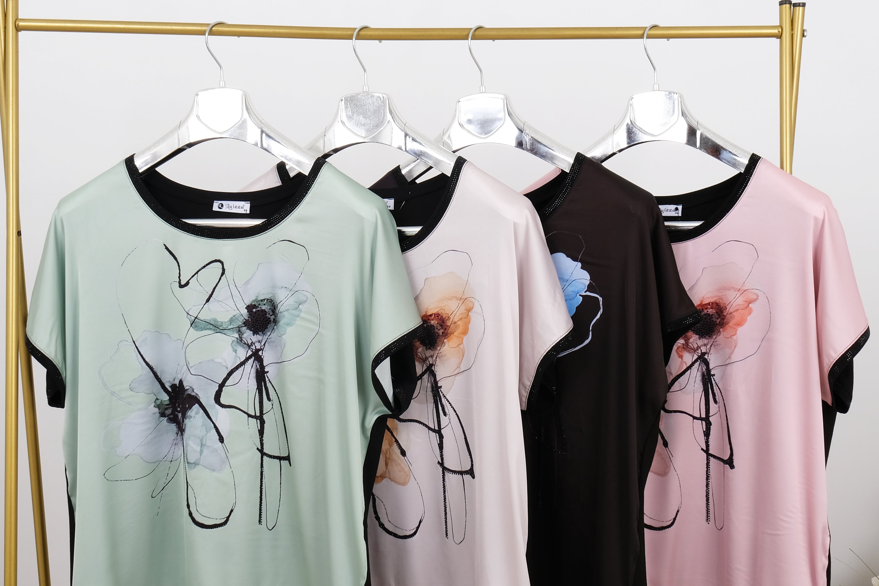 Halenka s květinovým duem