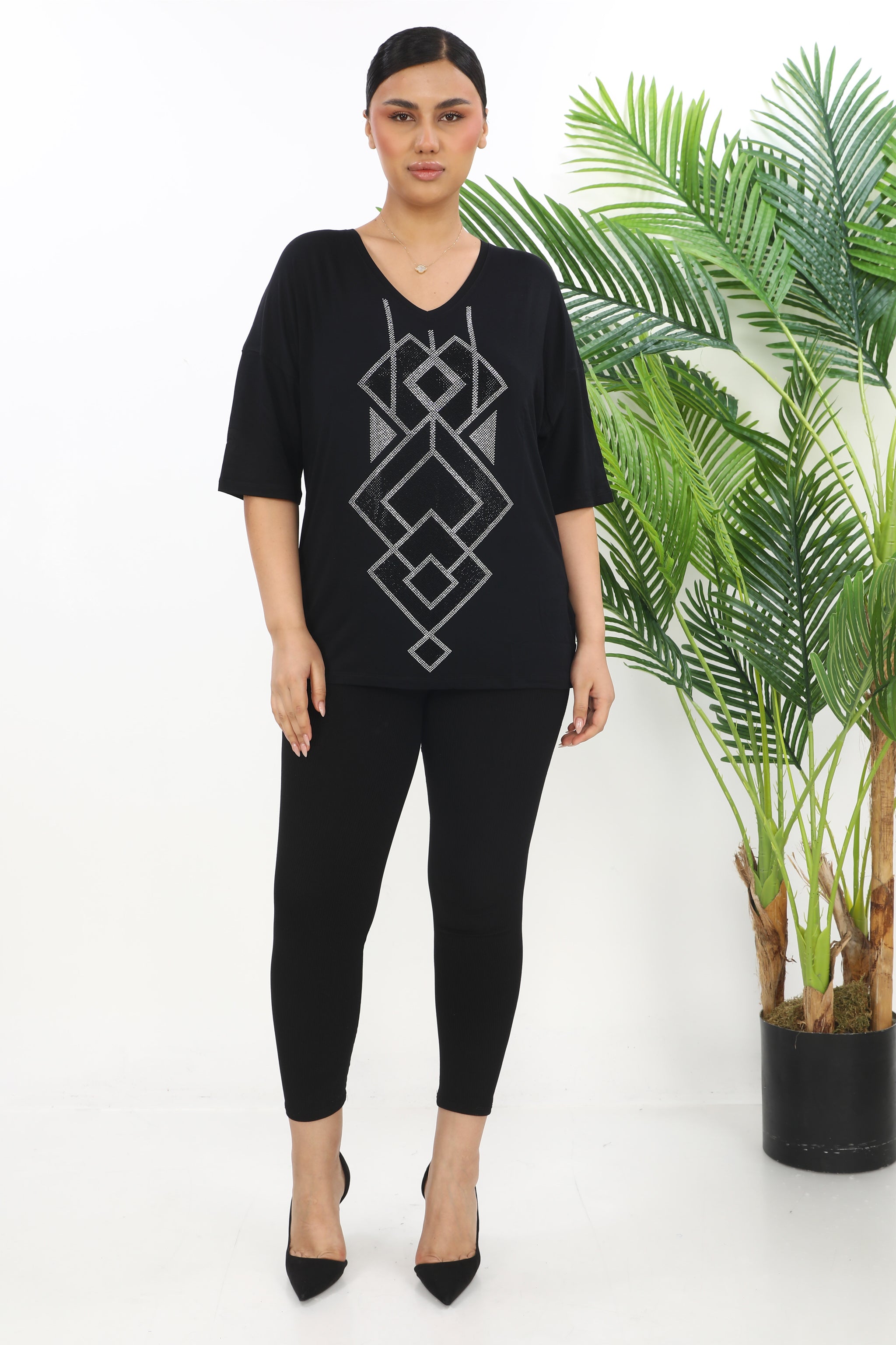 Basic top v duchu moderní geometrie