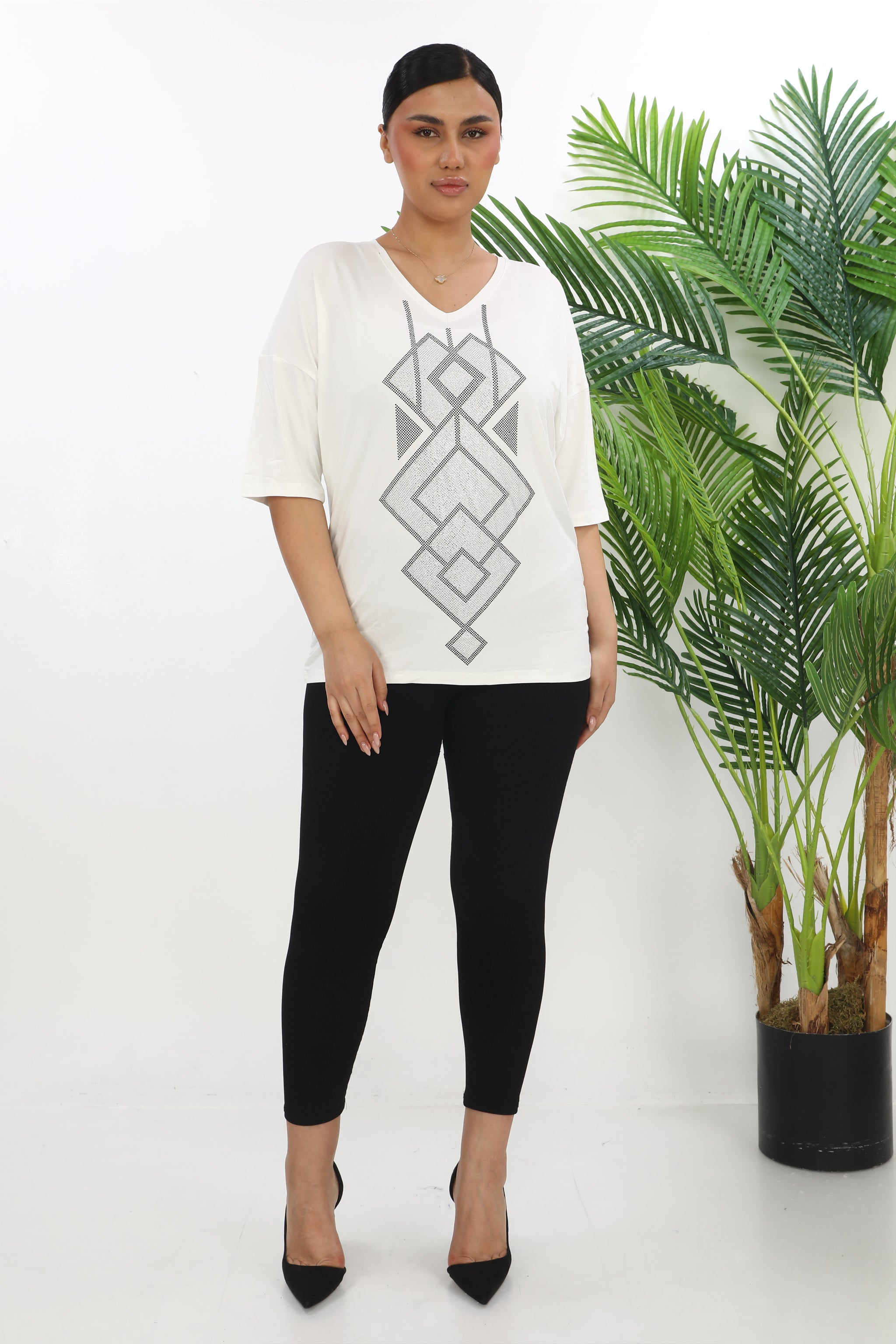 Basic top v duchu moderní geometrie