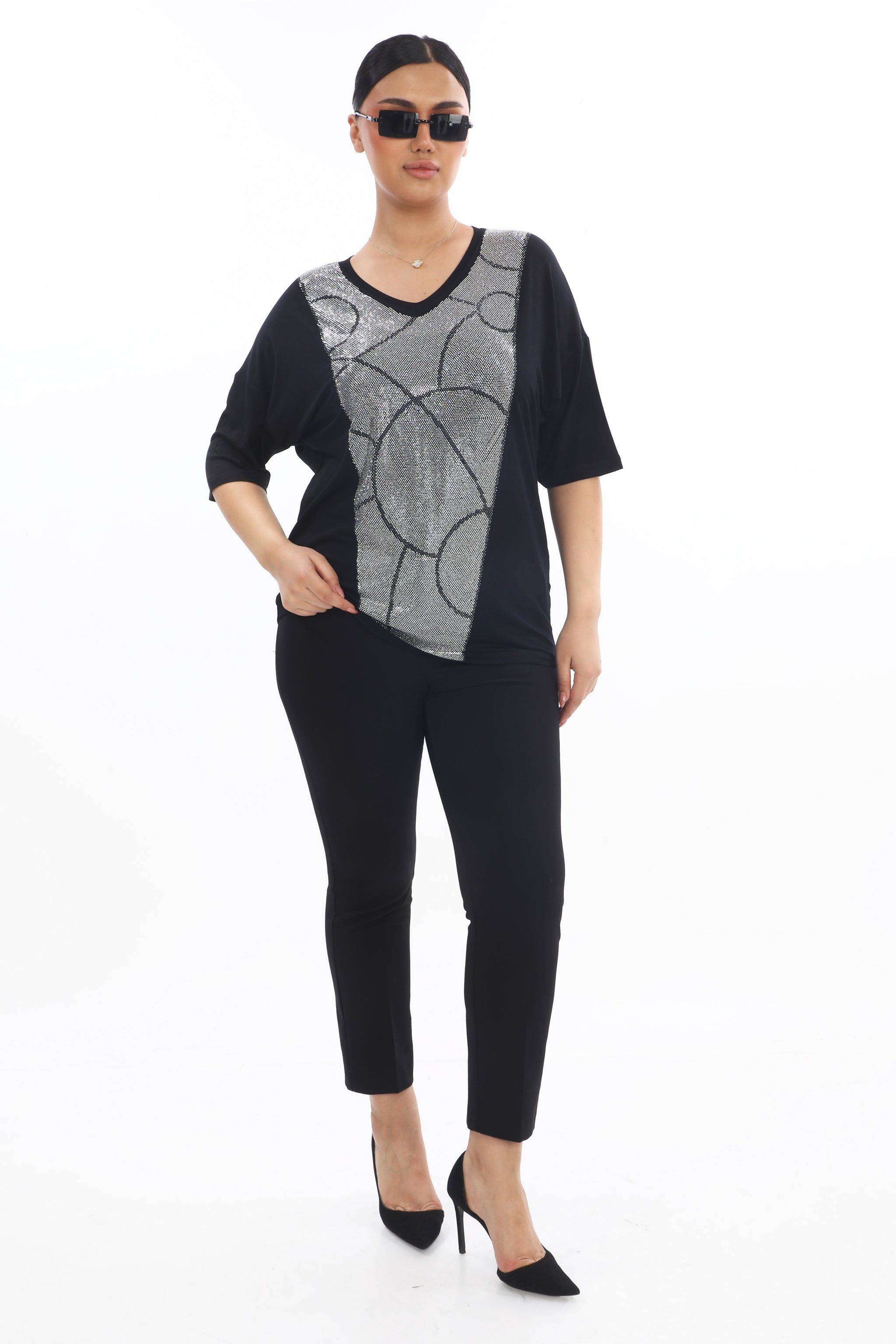 Basic top s geometrickým motivem