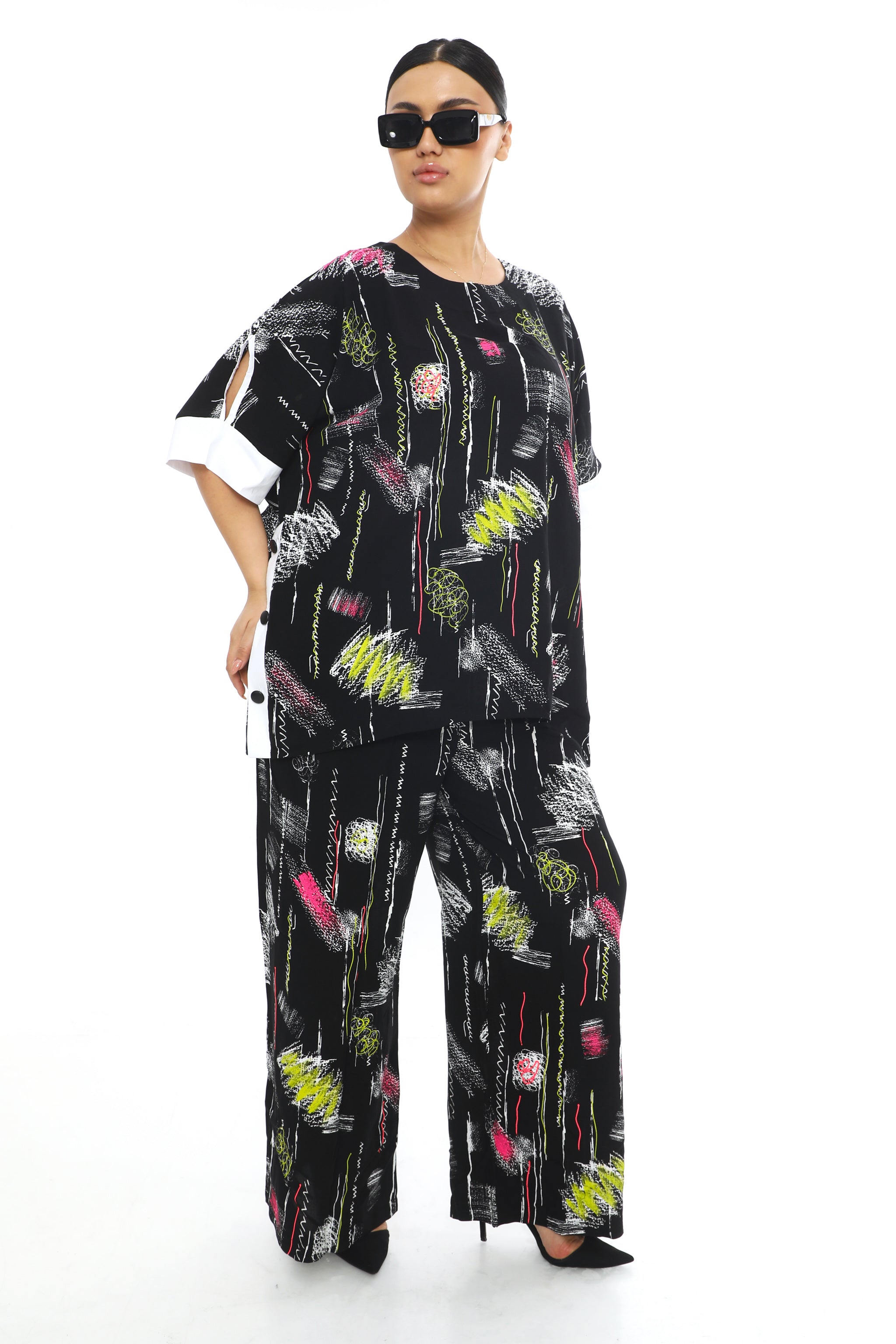 Luxusní dámský komplet s uměleckým vzorem –  halenka a široké kalhoty