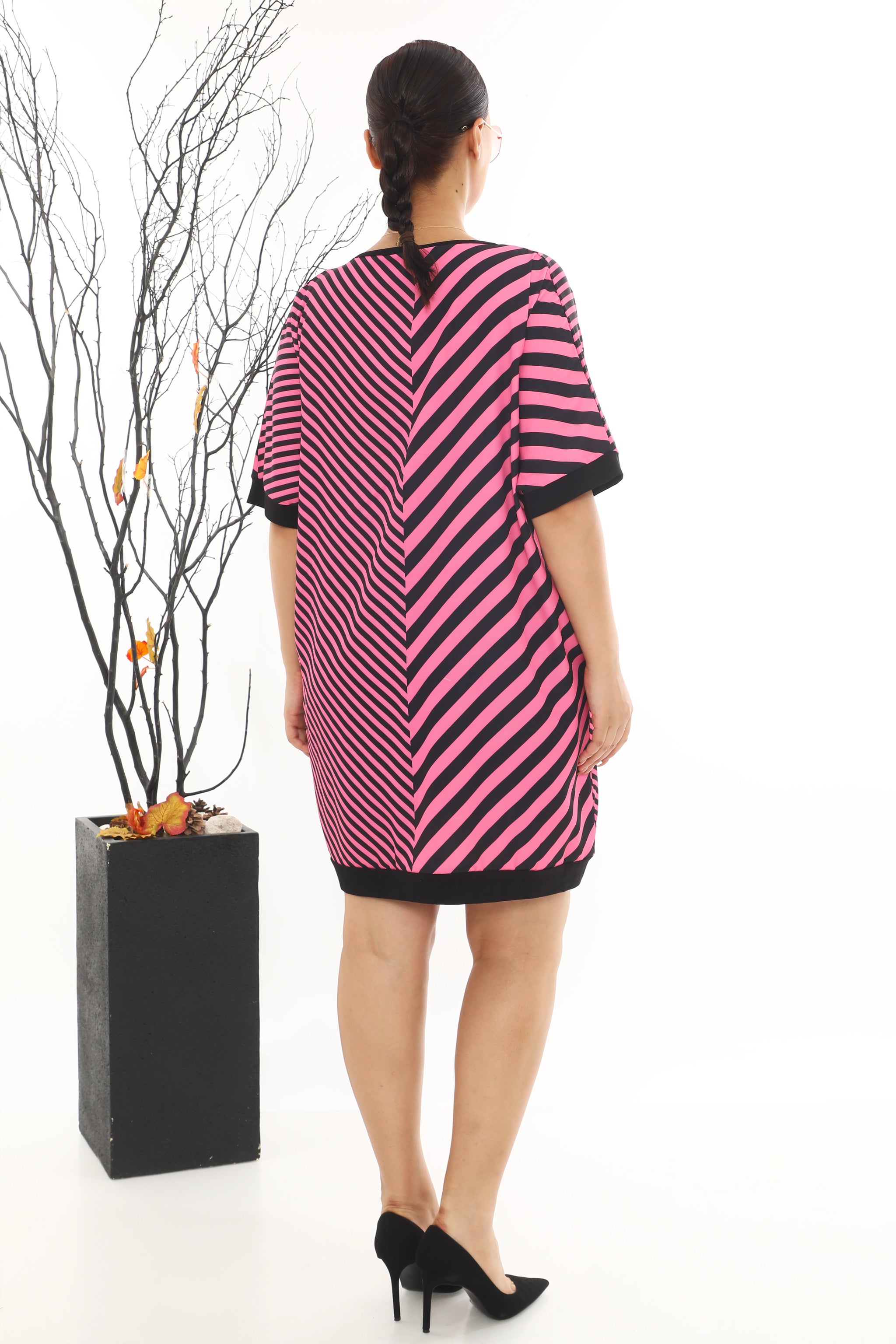 Tunikové šaty s černým květem