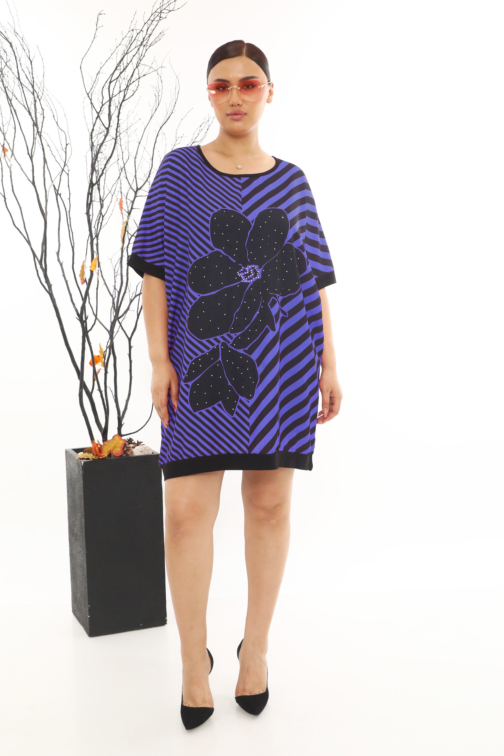 Tunikové šaty s černým květem