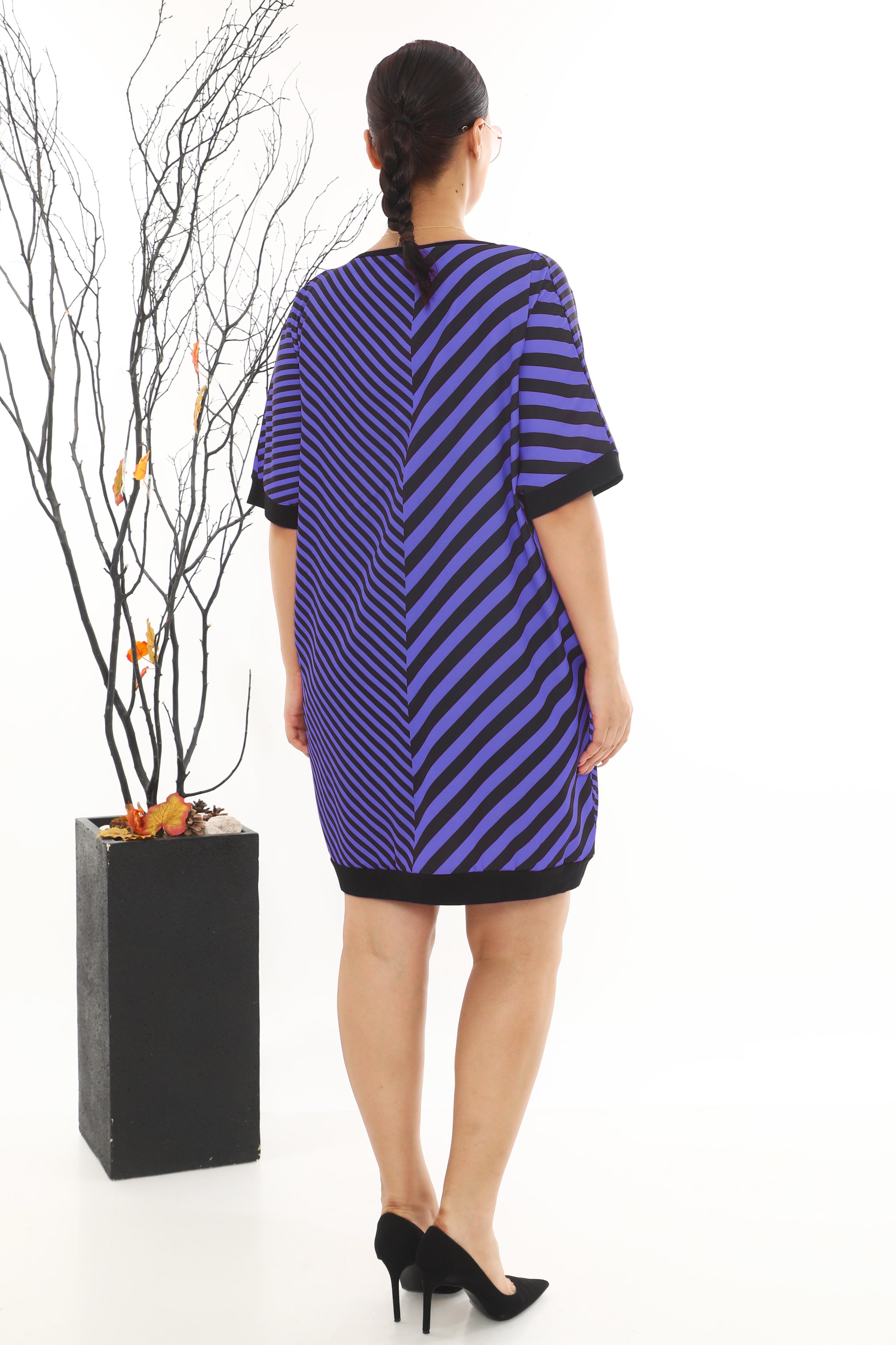 Tunikové šaty s černým květem