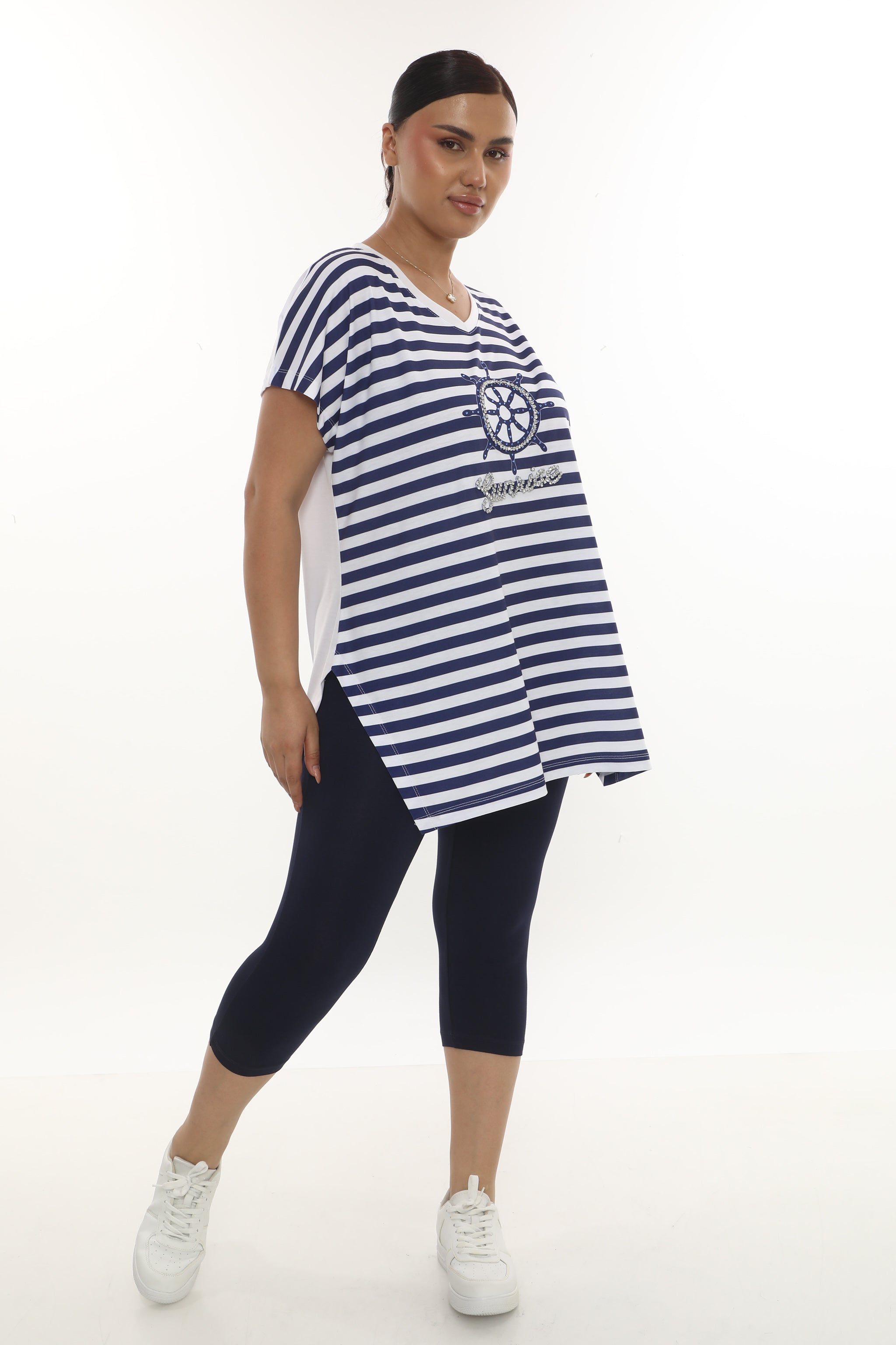 Dvoudílný komplet s nádechem Marine stylu