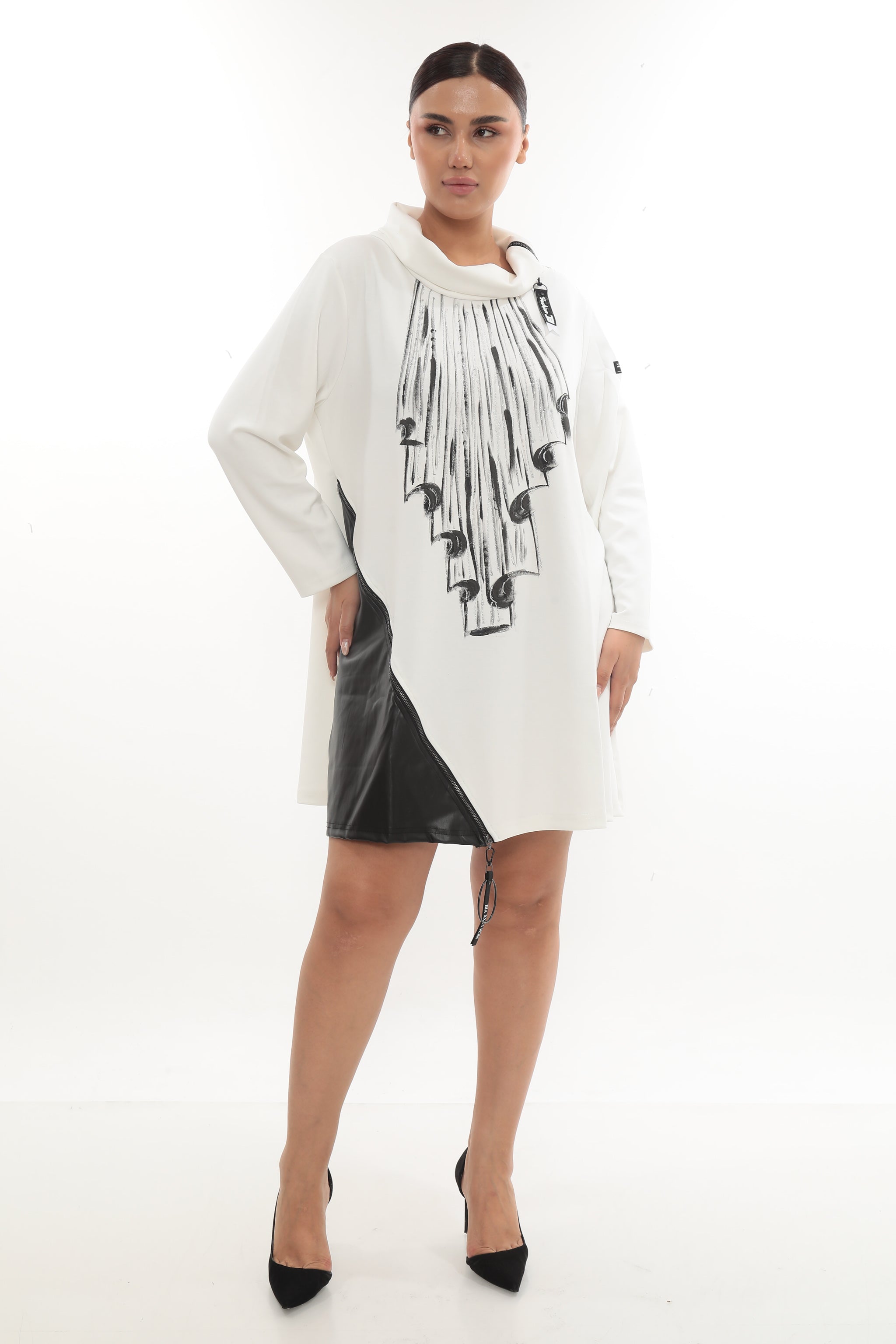 Extravagantní černá tunika s koženkovým detailem