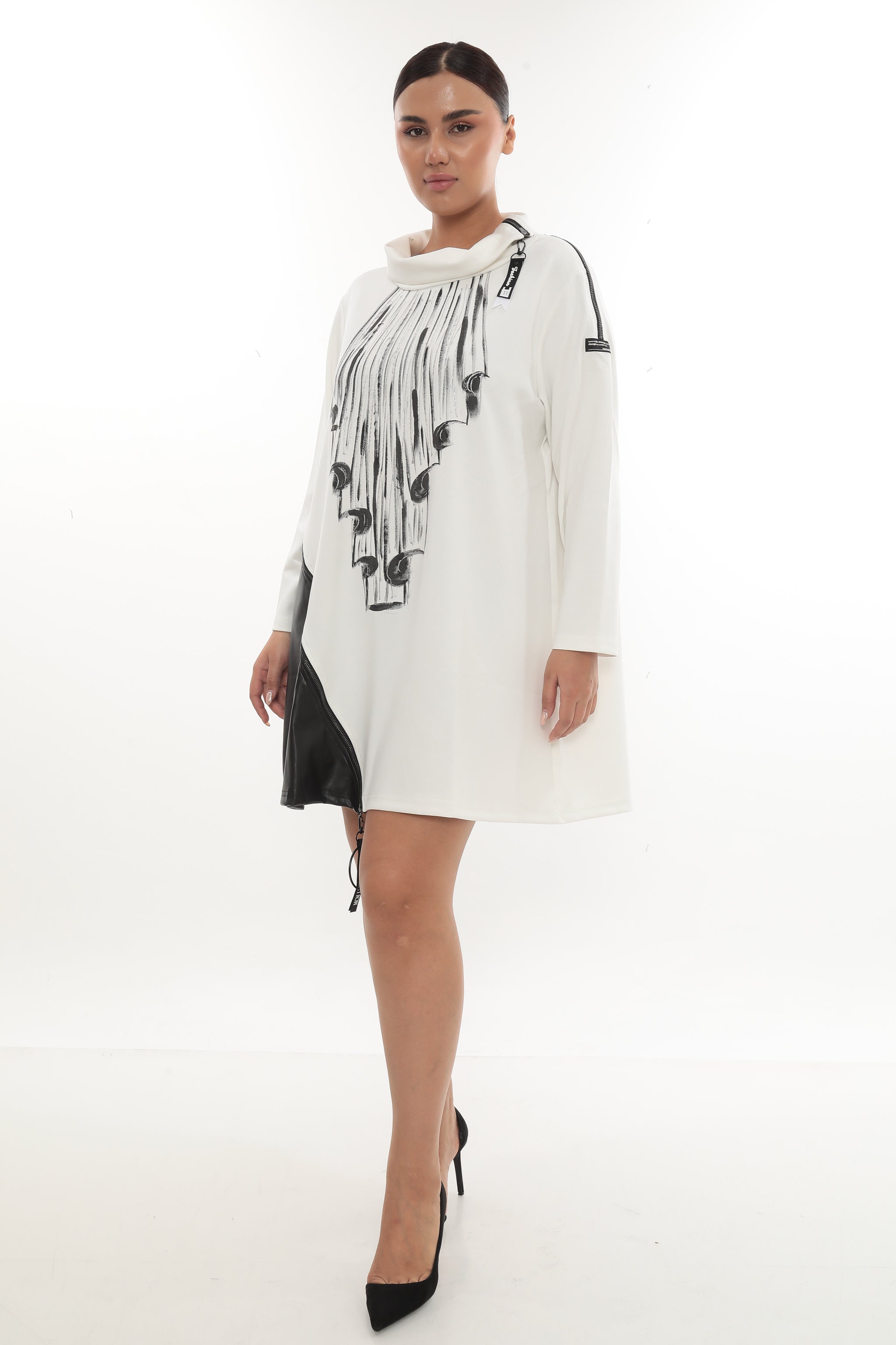 Extravagantní černá tunika s koženkovým detailem