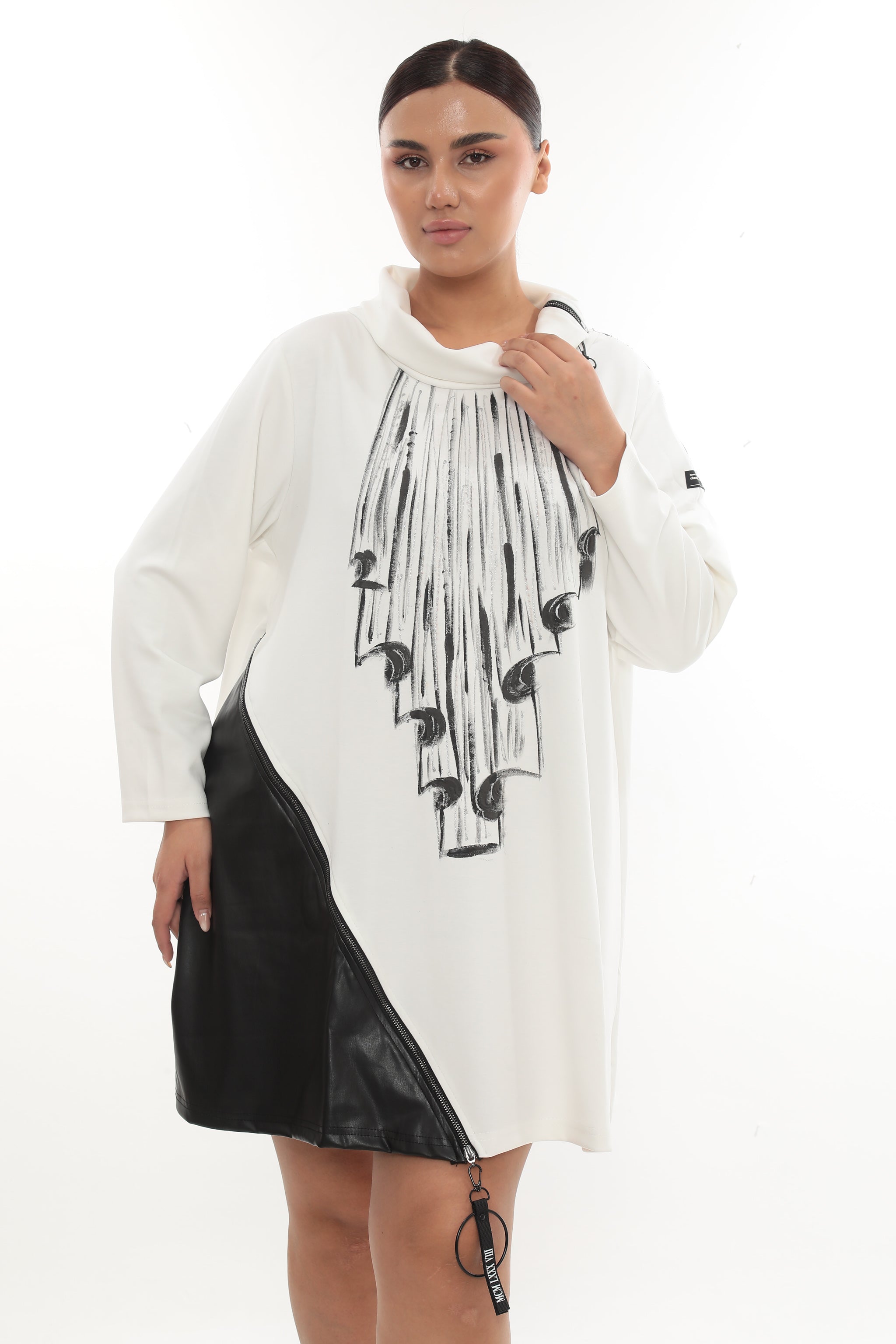 Extravagantní černá tunika s koženkovým detailem