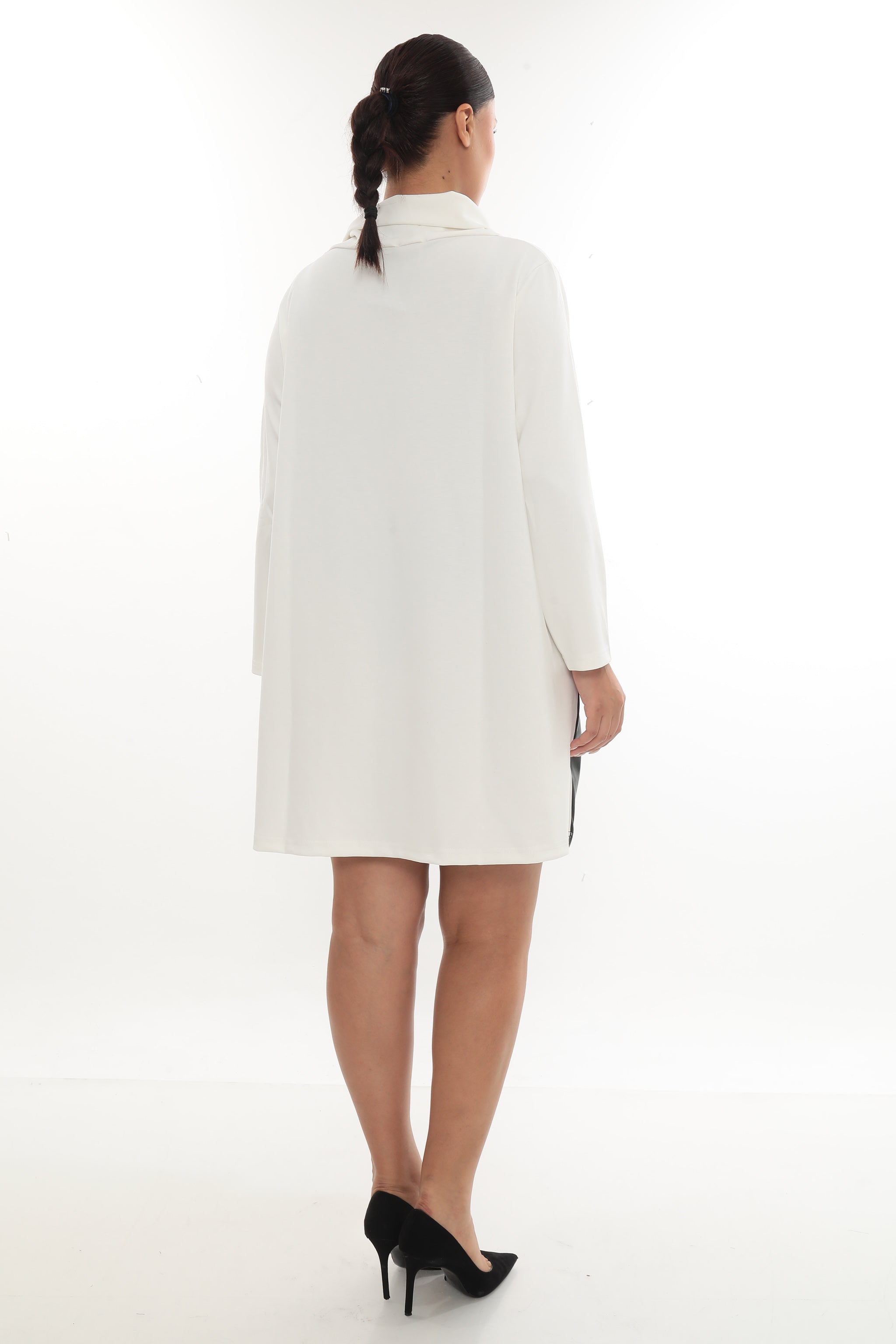 Extravagantní černá tunika s koženkovým detailem