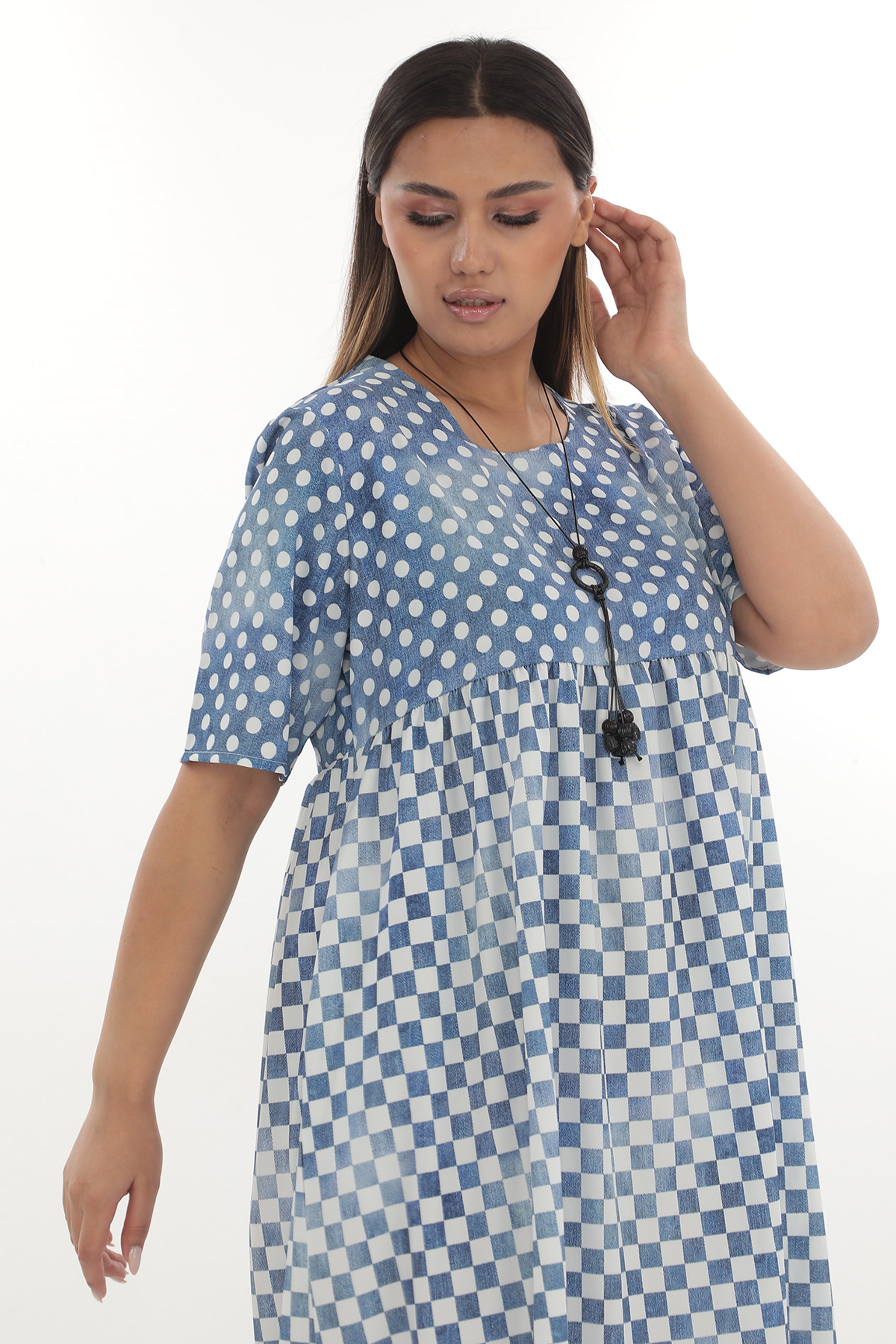 Šaty s hravým mixem vzorů