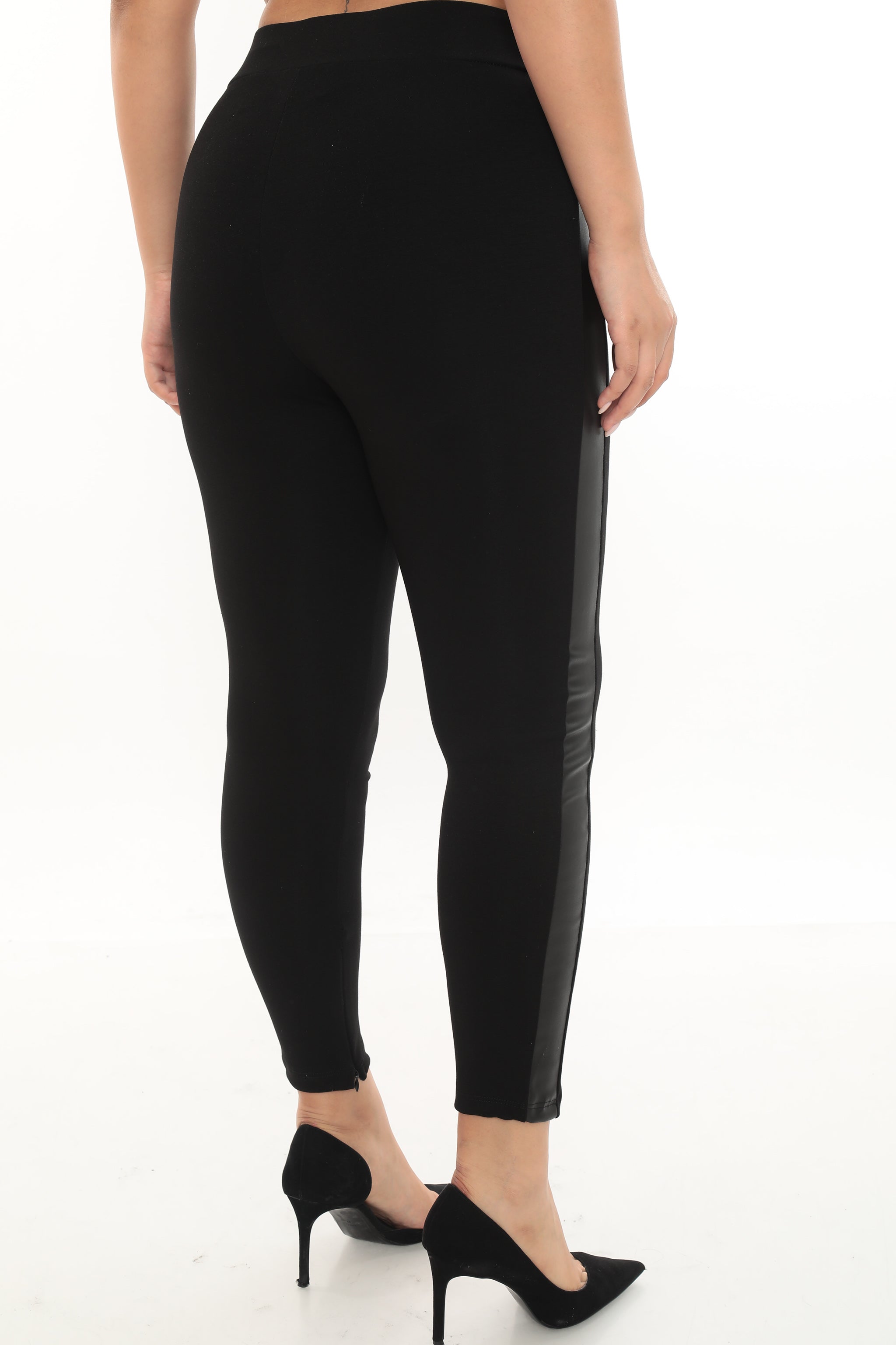 Černé elegantní kalhoty s pruhem a zipem