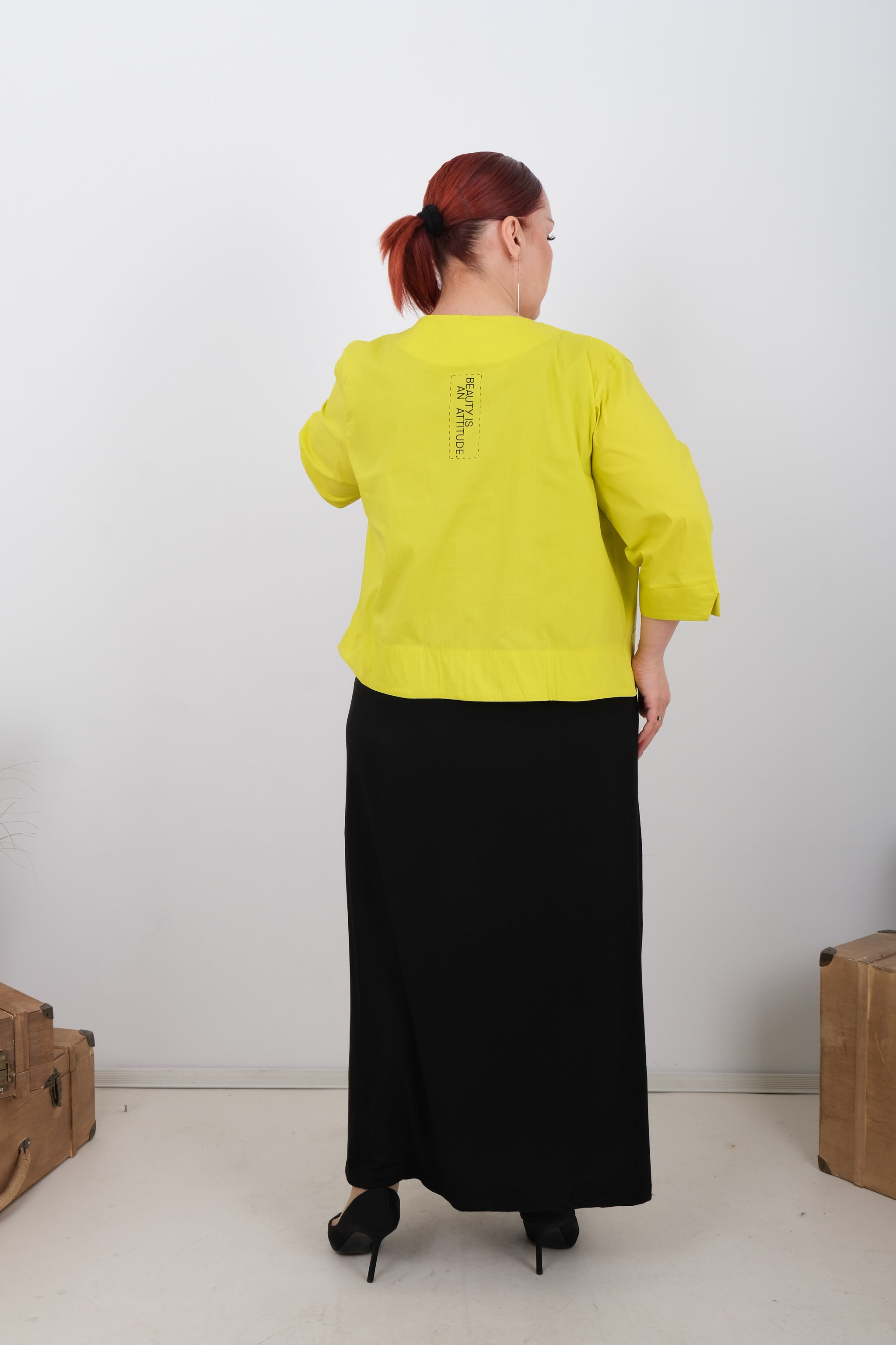 Trendy set – šaty s krátkým blejzrem